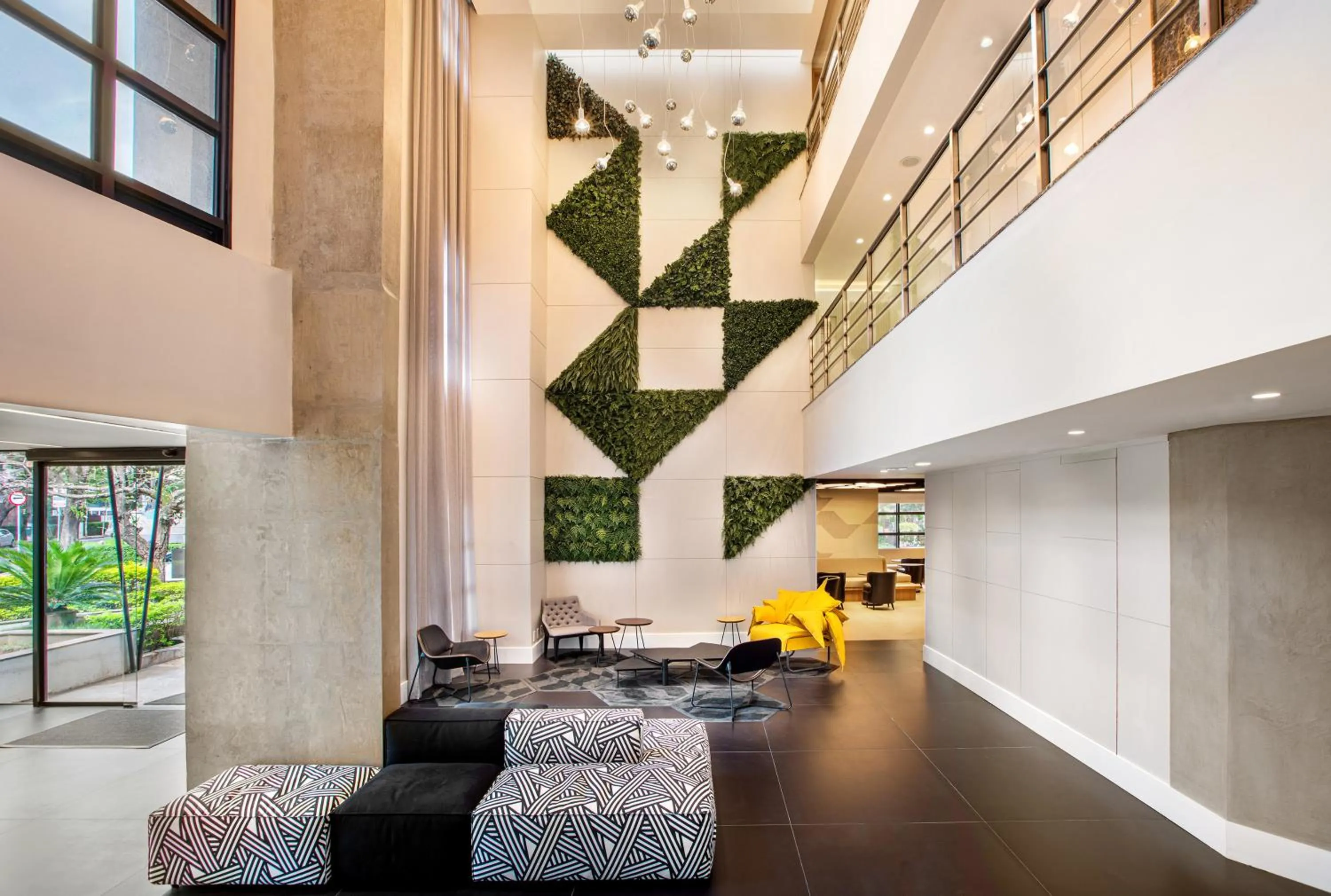 Lounge or bar in INNSiDE by Meliá São Paulo ITAIM