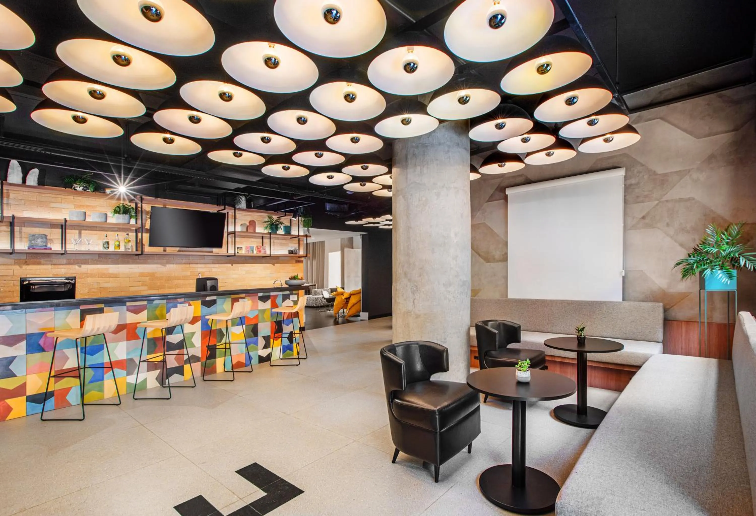 Lounge or bar in INNSiDE by Meliá São Paulo ITAIM