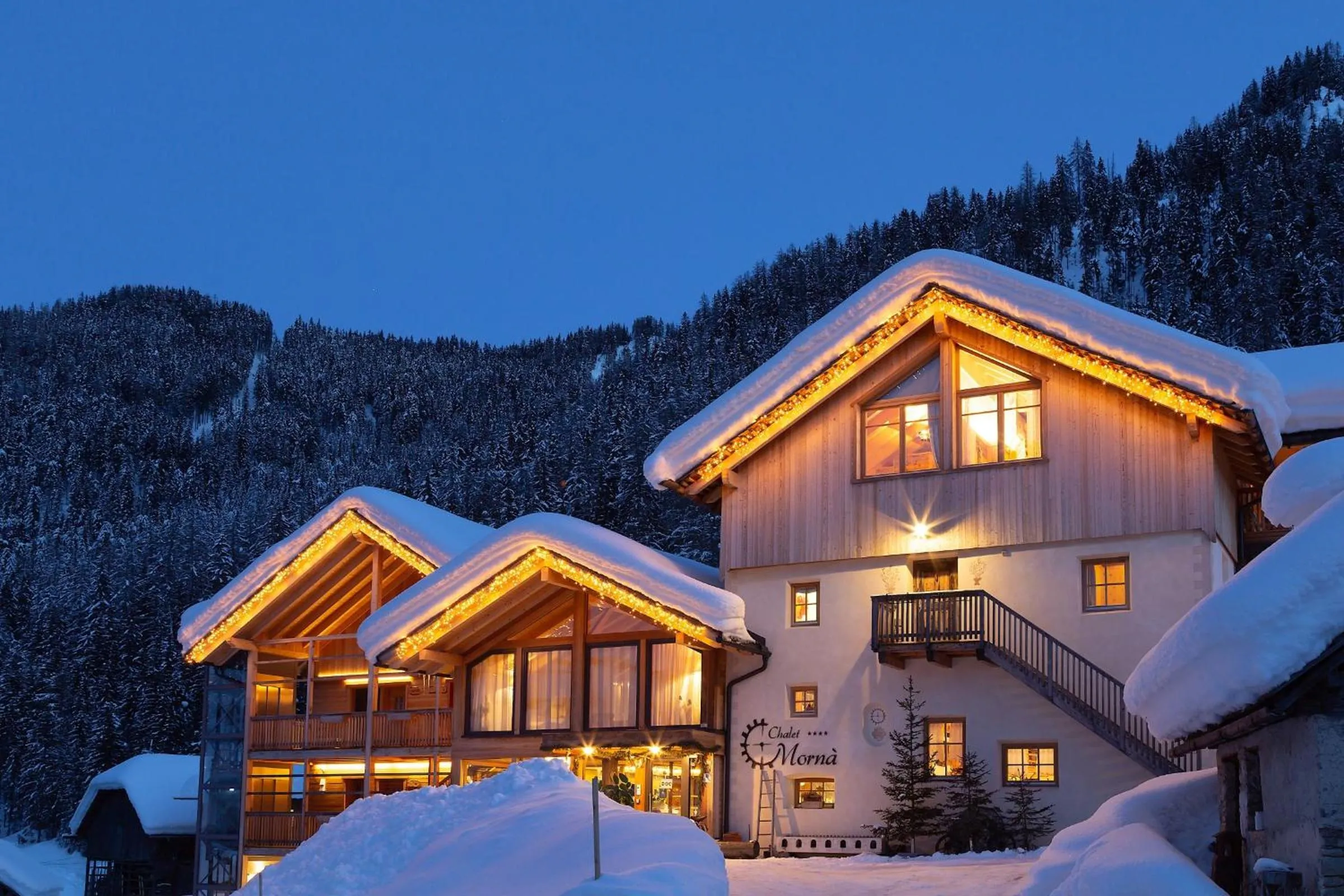 Property building in Chalet Mornà