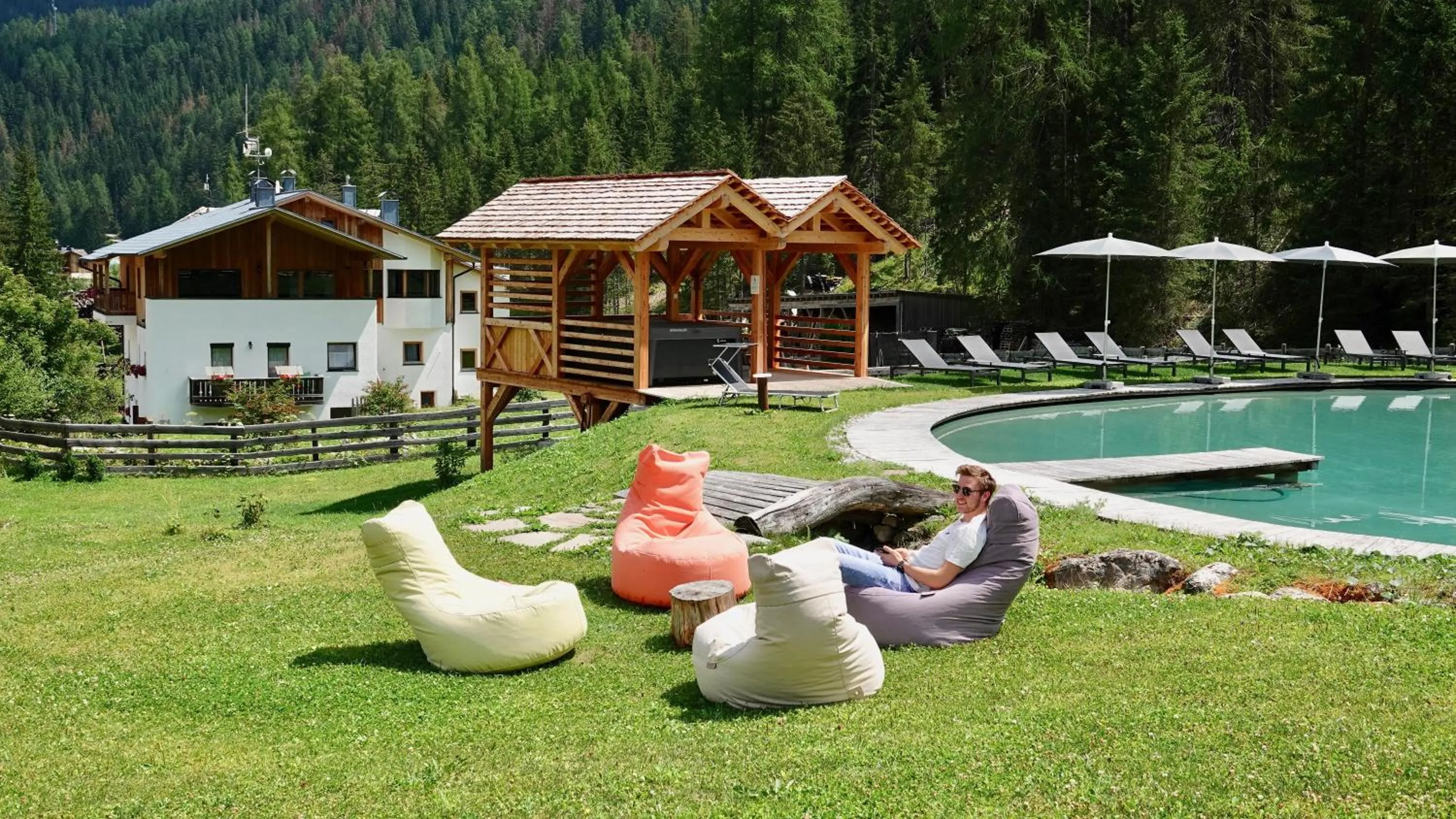 Garden view in Chalet Mornà