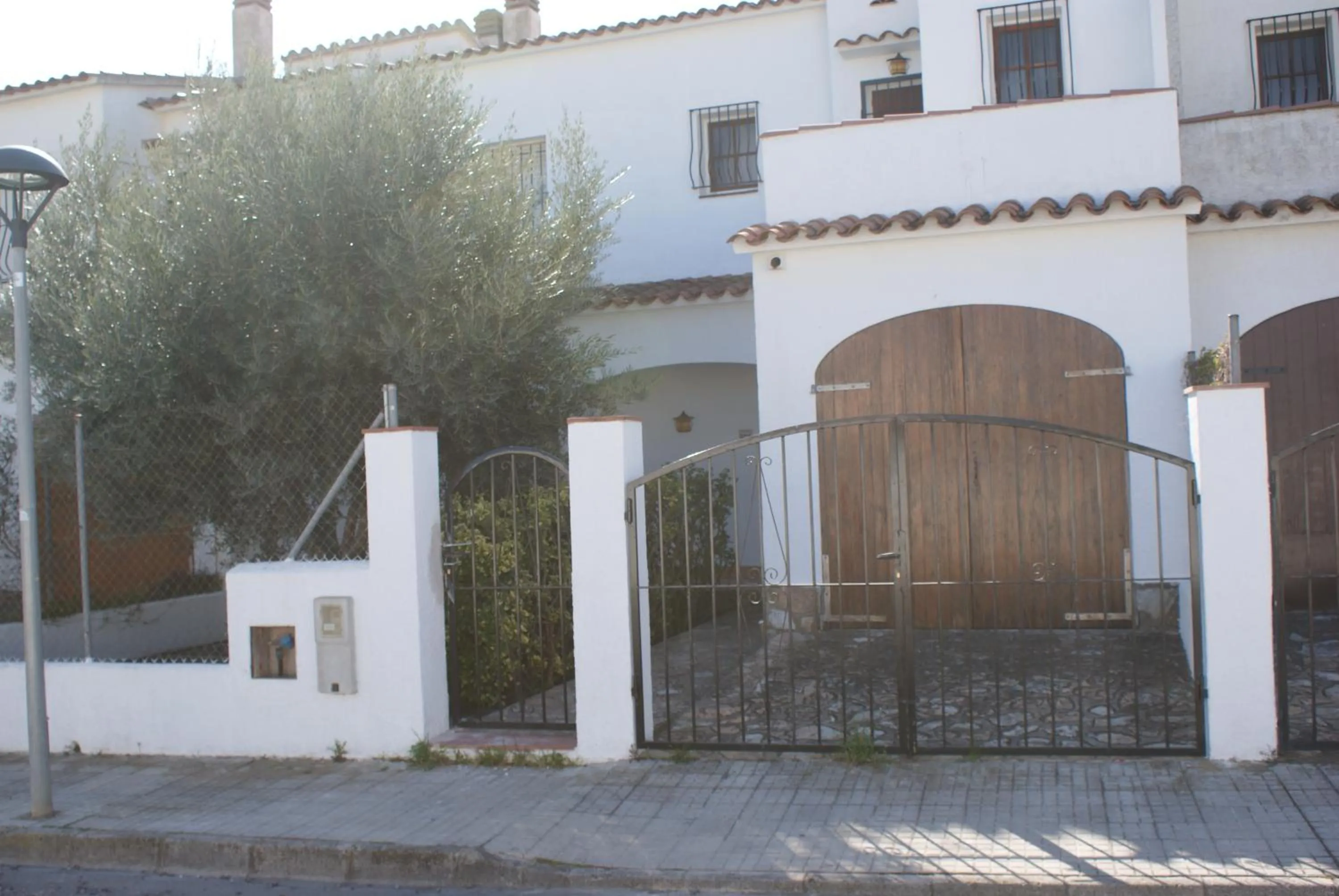 Facade/entrance in Casa la Flor