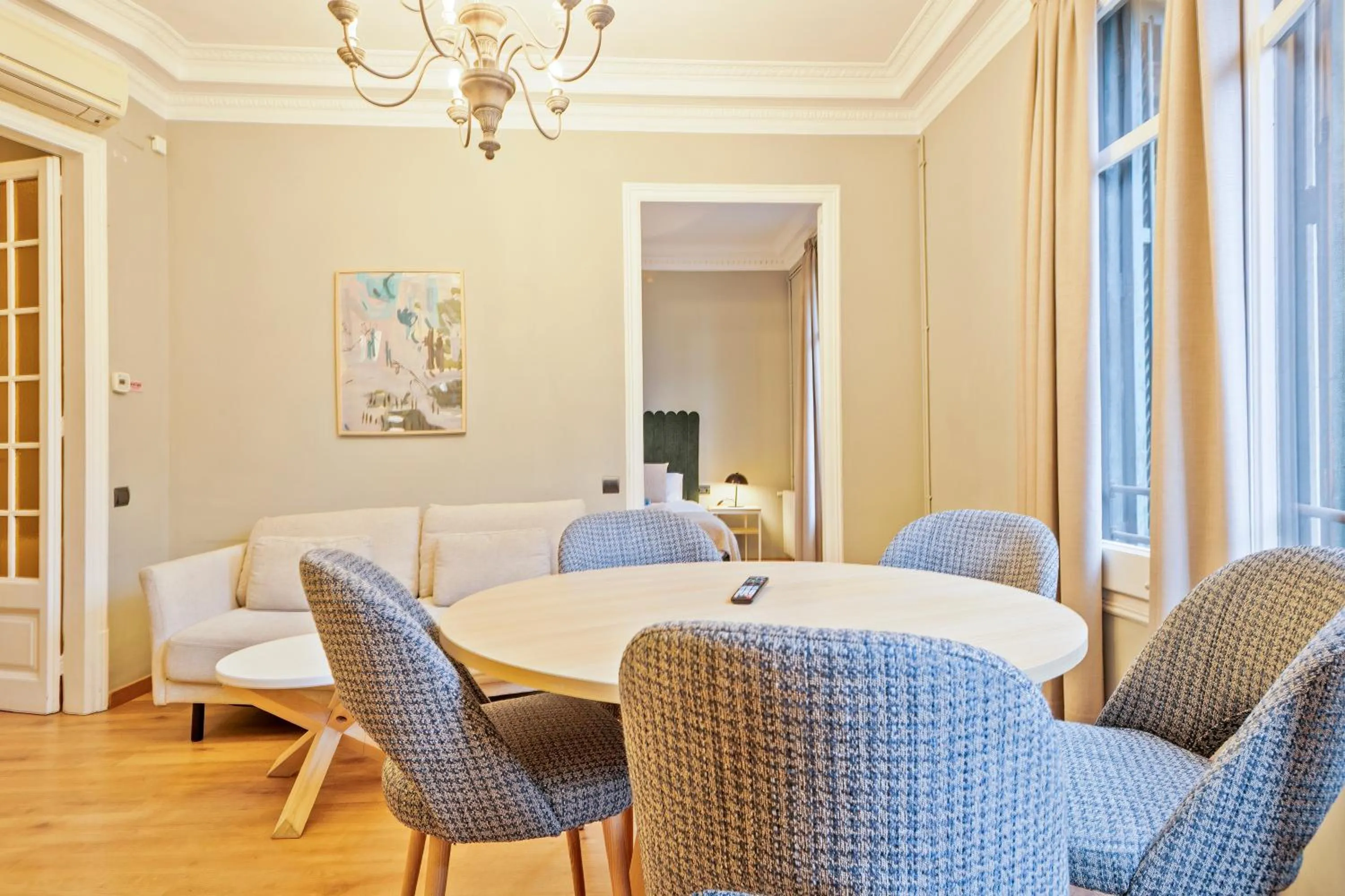Dining area in Numa I Caja Apartments