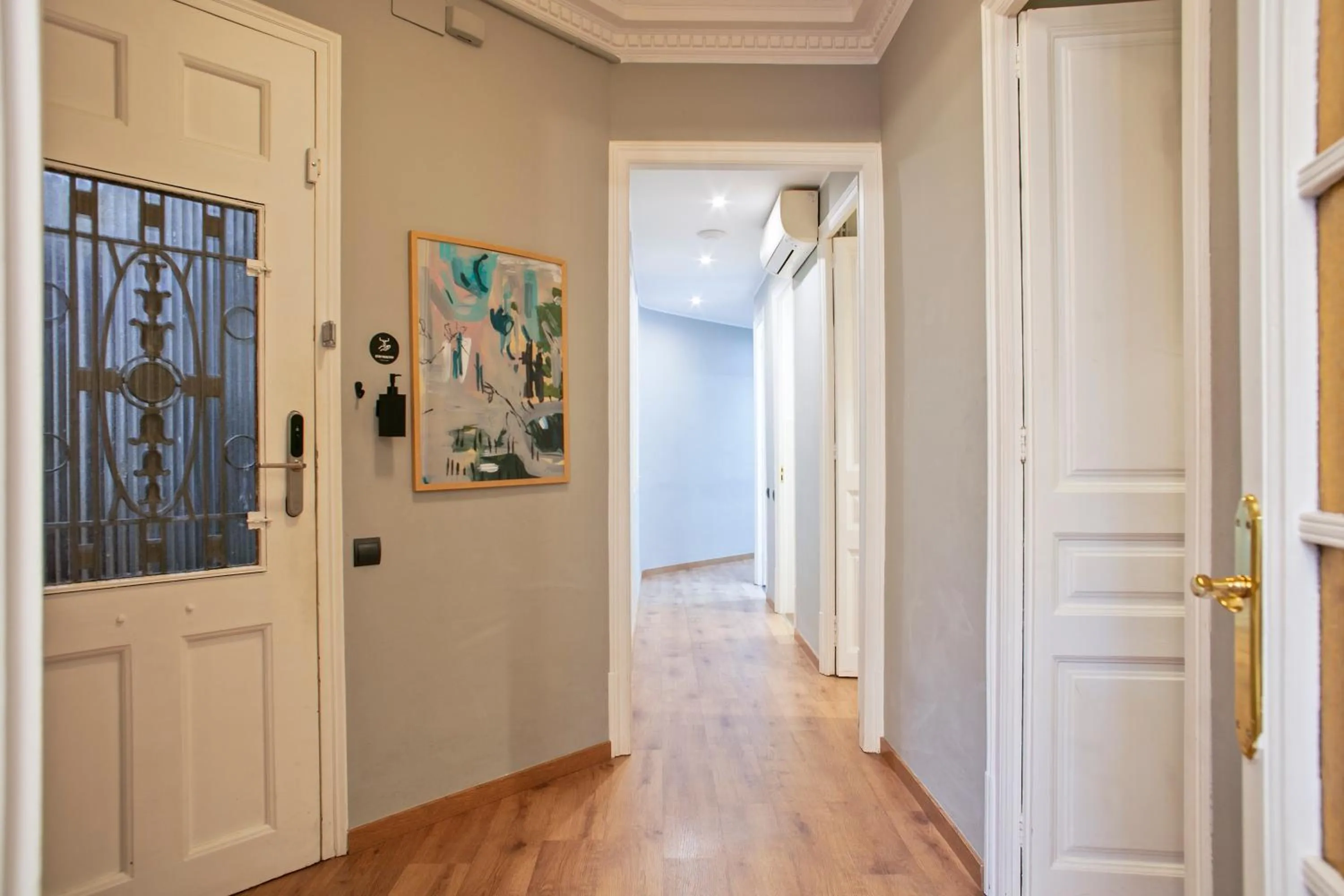 wardrobe in Numa I Caja Apartments