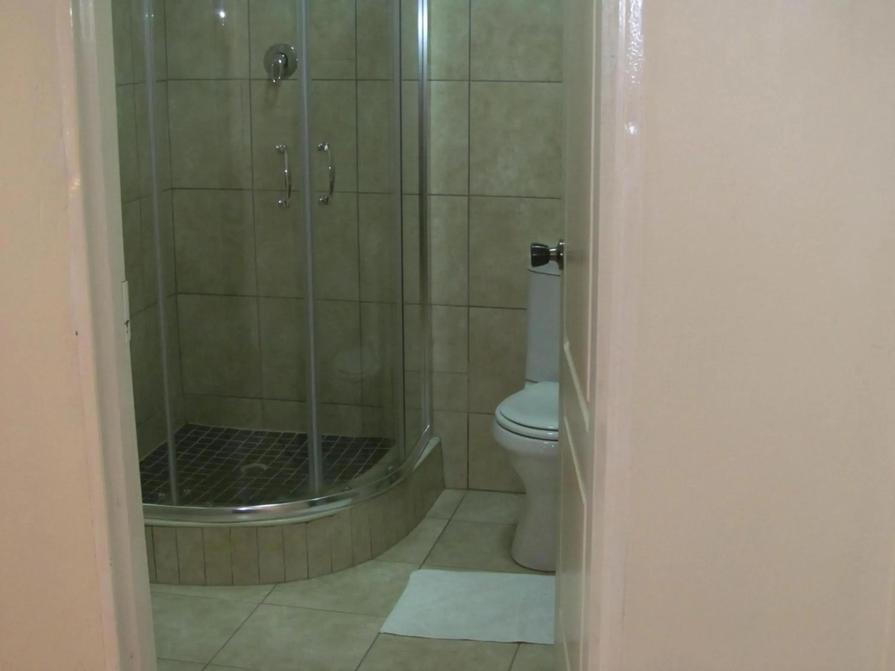 Standard Double Room - single occupancy in Scenery Maqalika Guesthouse Standard Double Room - single occupancy in Scenery Maqalika Guesthouse