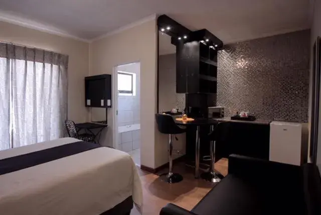 Superior Double Room - single occupancy in Scenery Maqalika Guesthouse Superior Double Room - single occupancy in Scenery Maqalika Guesthouse