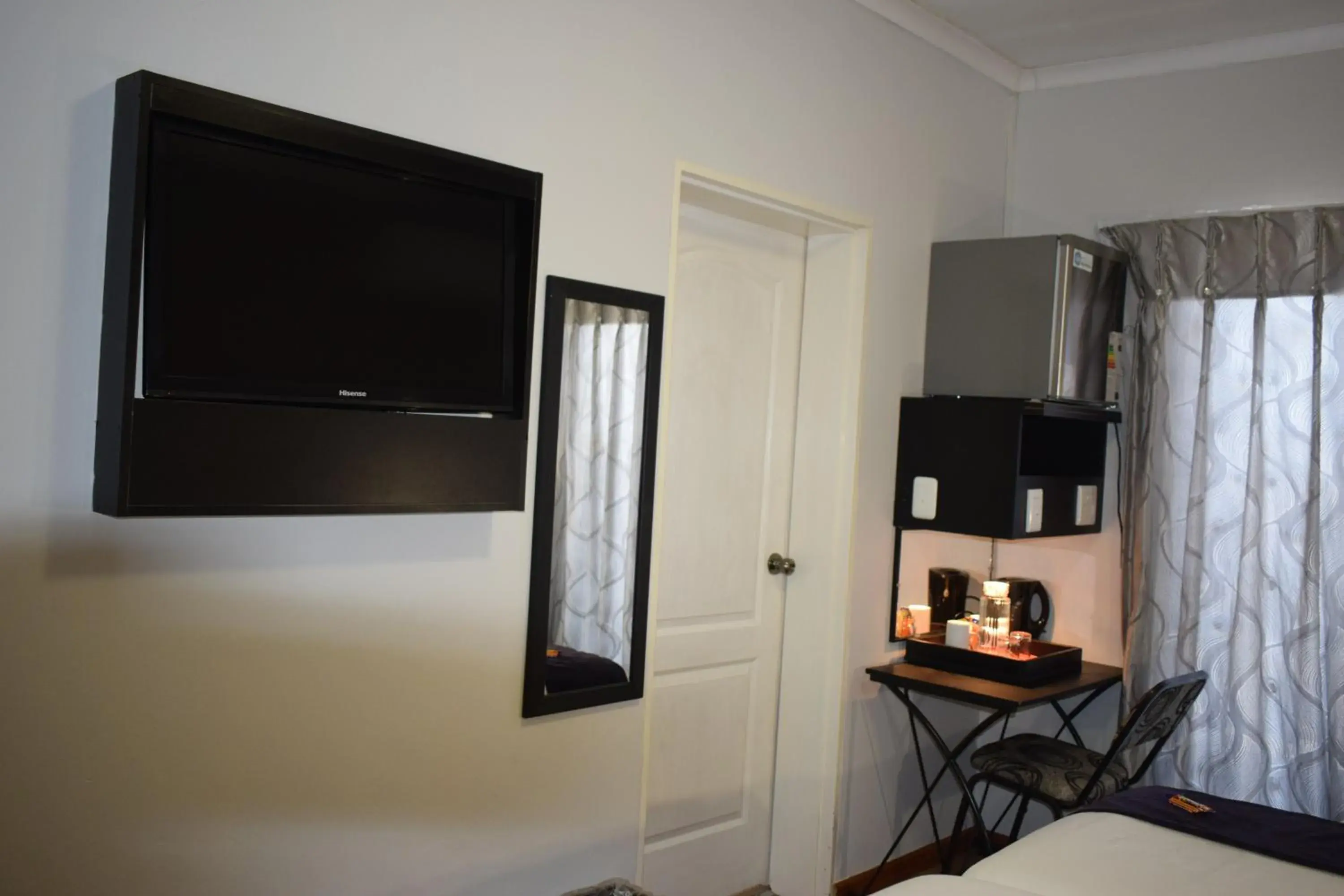 Standard Twin Room - single occupancy in Scenery Maqalika Guesthouse Standard Twin Room - single occupancy in Scenery Maqalika Guesthouse