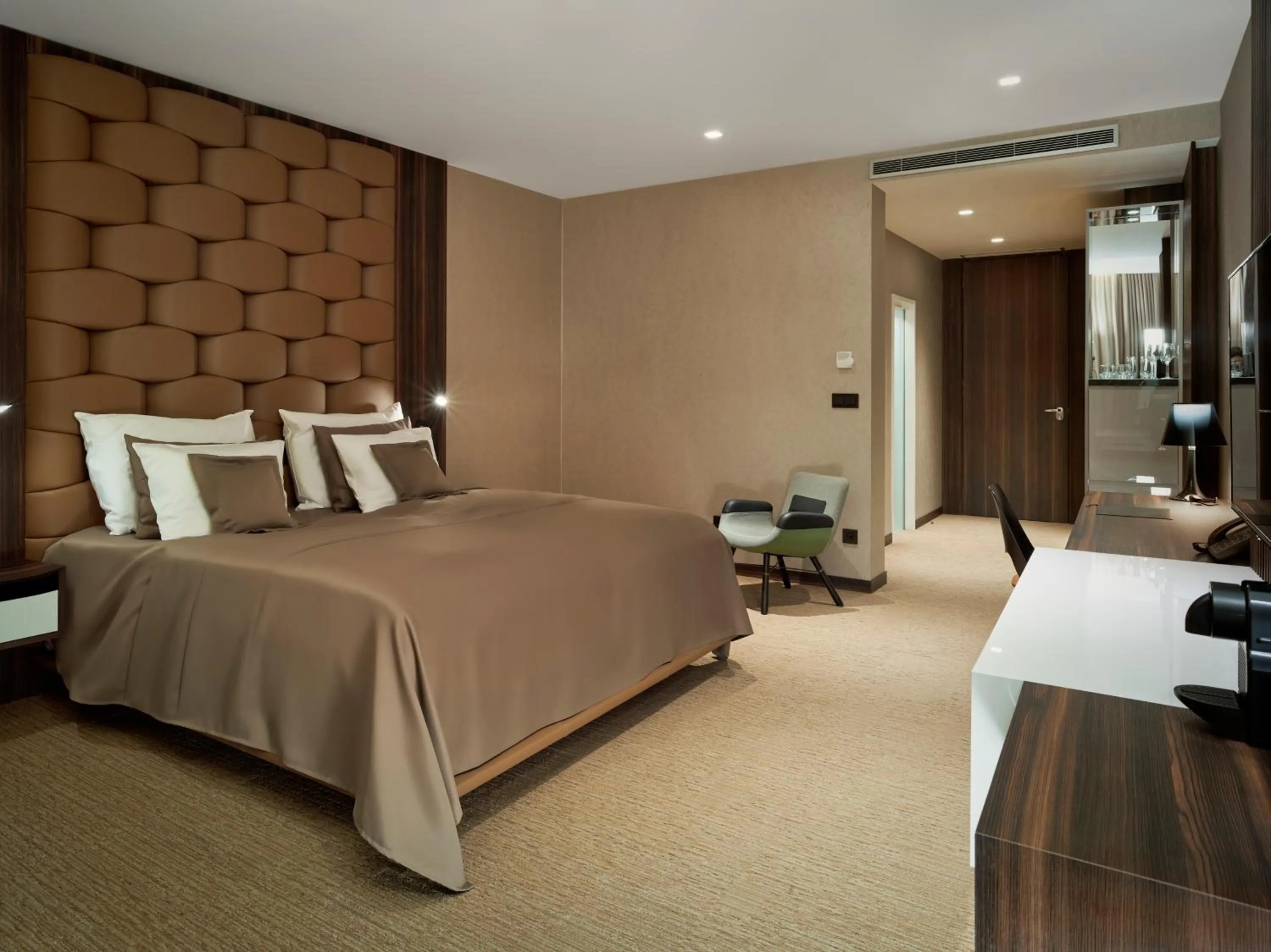 Bed in Theatre Hotel