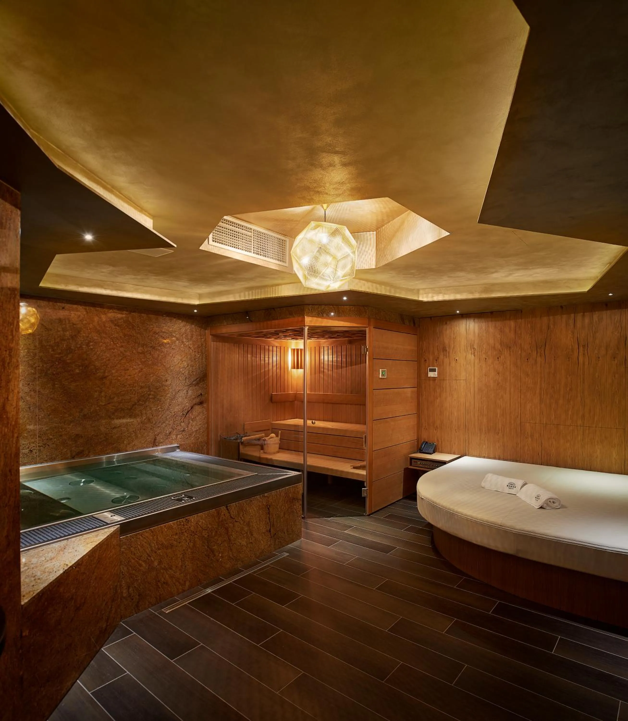 Spa and wellness centre/facilities, Bed in Theatre Hotel