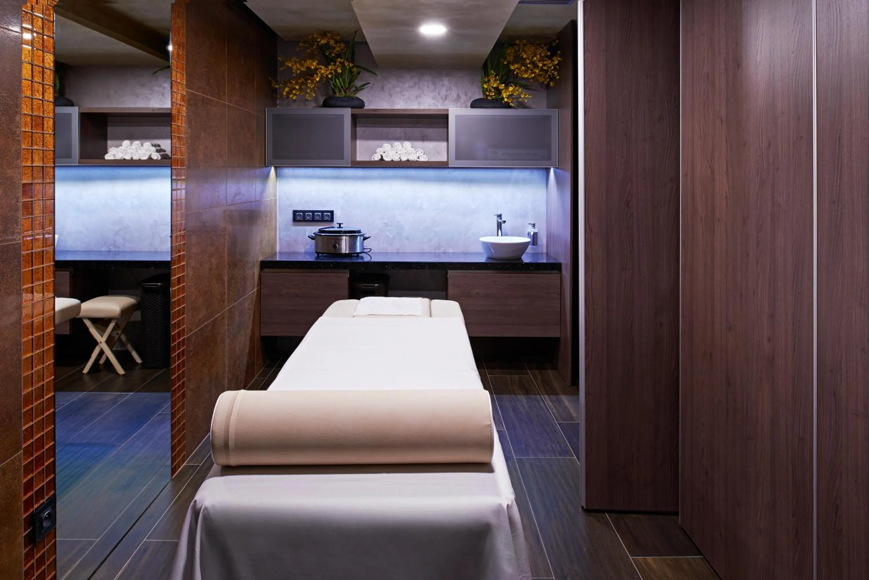 Massage in Theatre Hotel