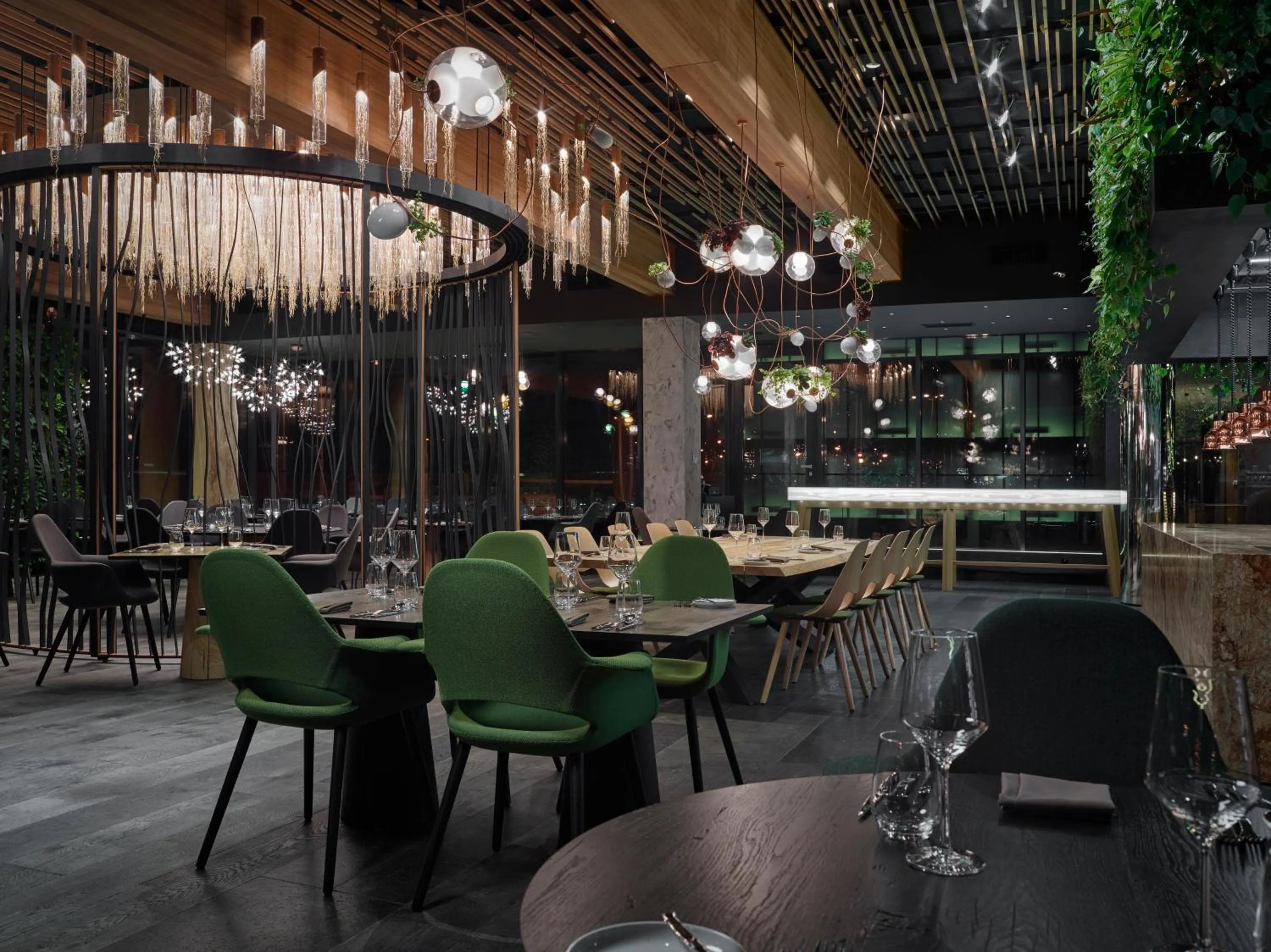 Restaurant/places to eat in Theatre Hotel