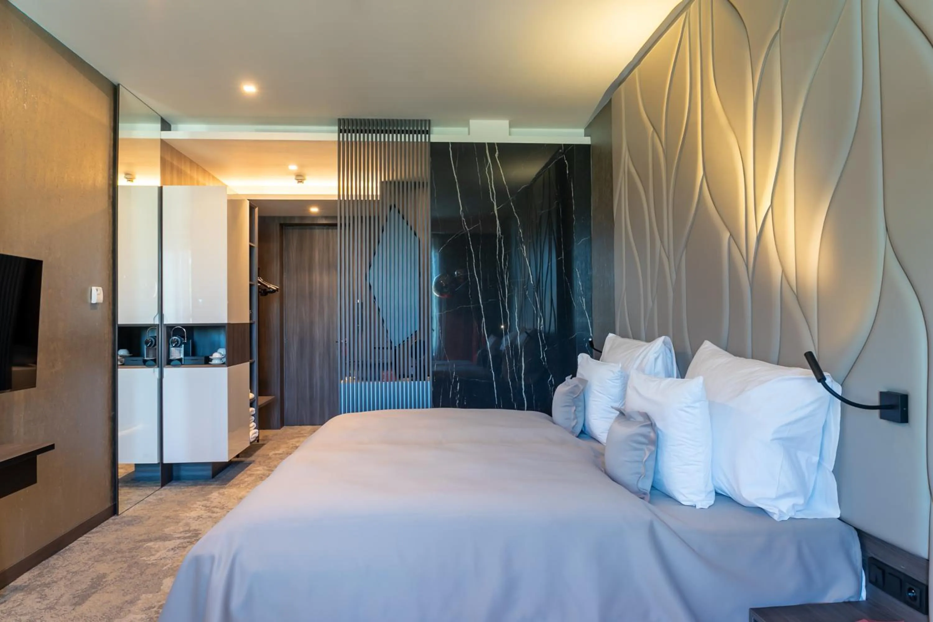 Bed in Theatre Hotel