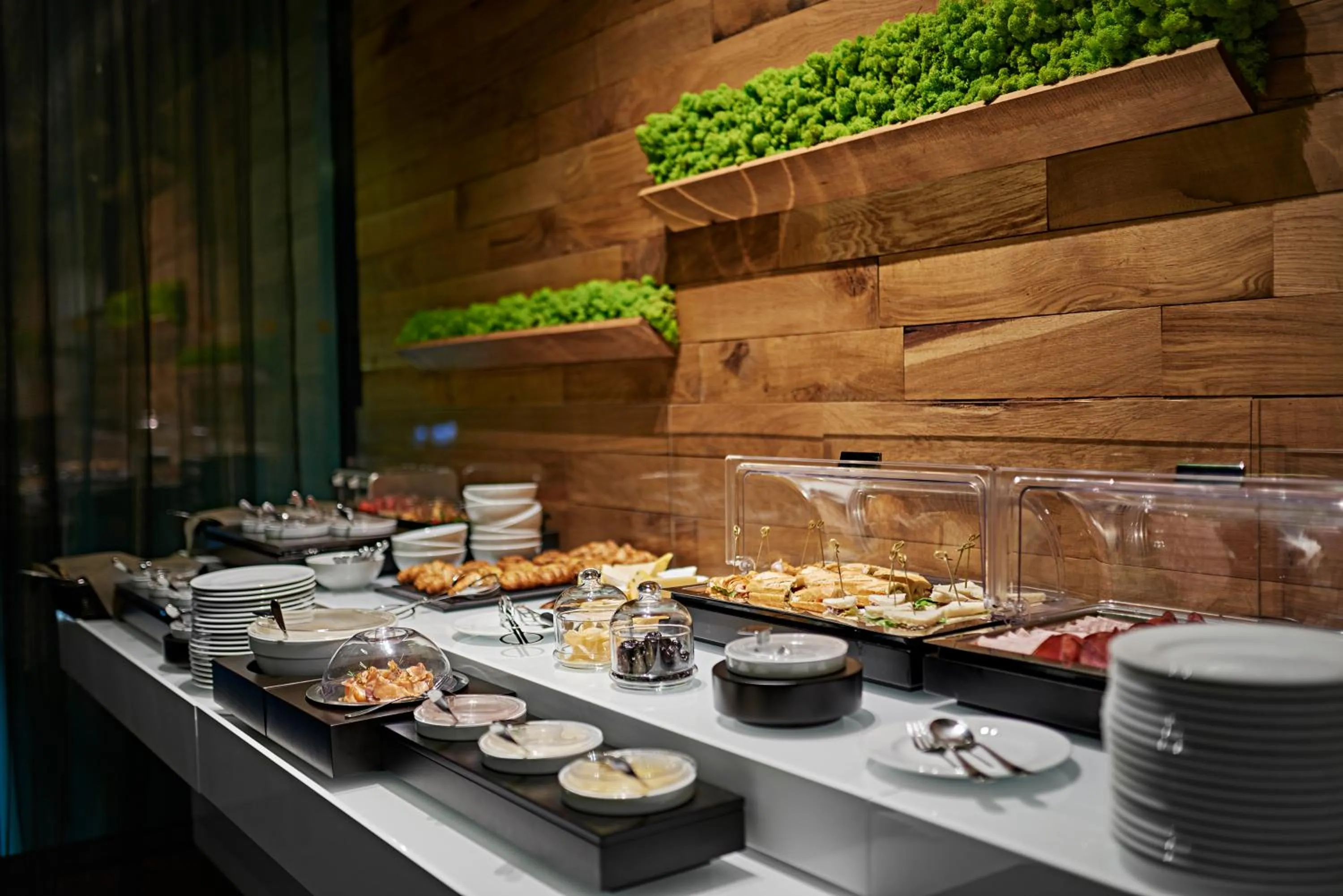 Buffet breakfast in Theatre Hotel