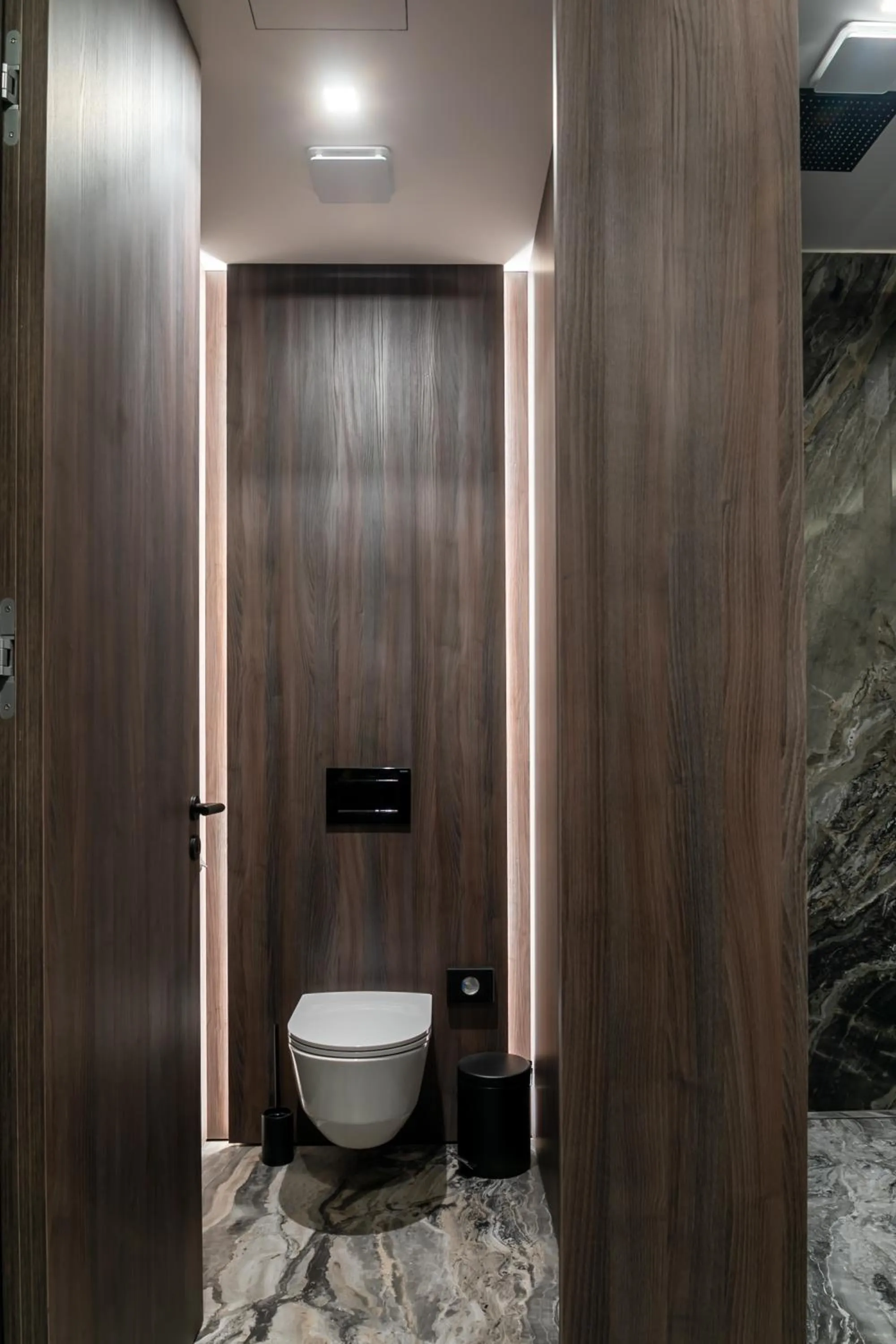 Toilet in Theatre Hotel