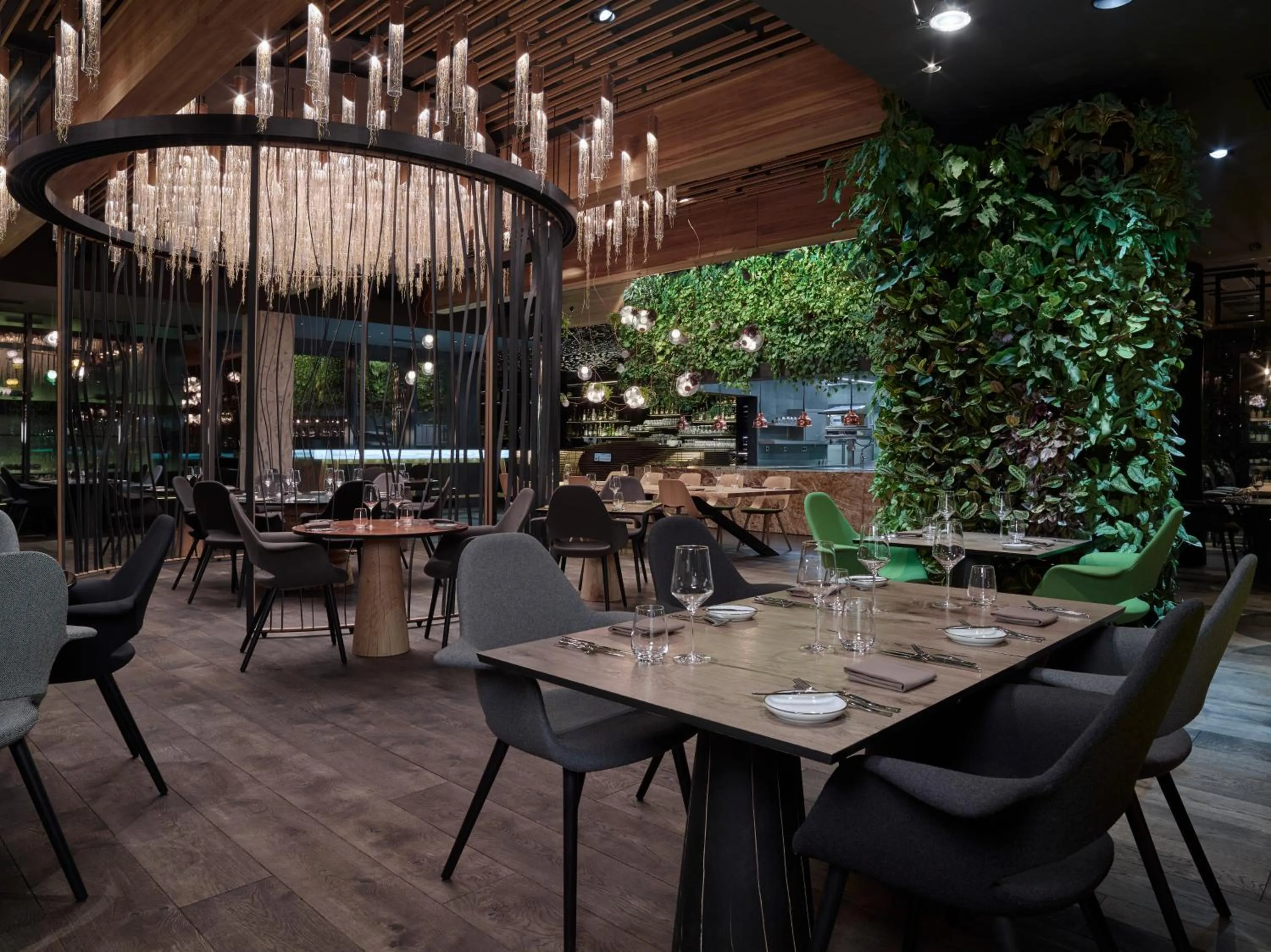 Restaurant/places to eat in Theatre Hotel