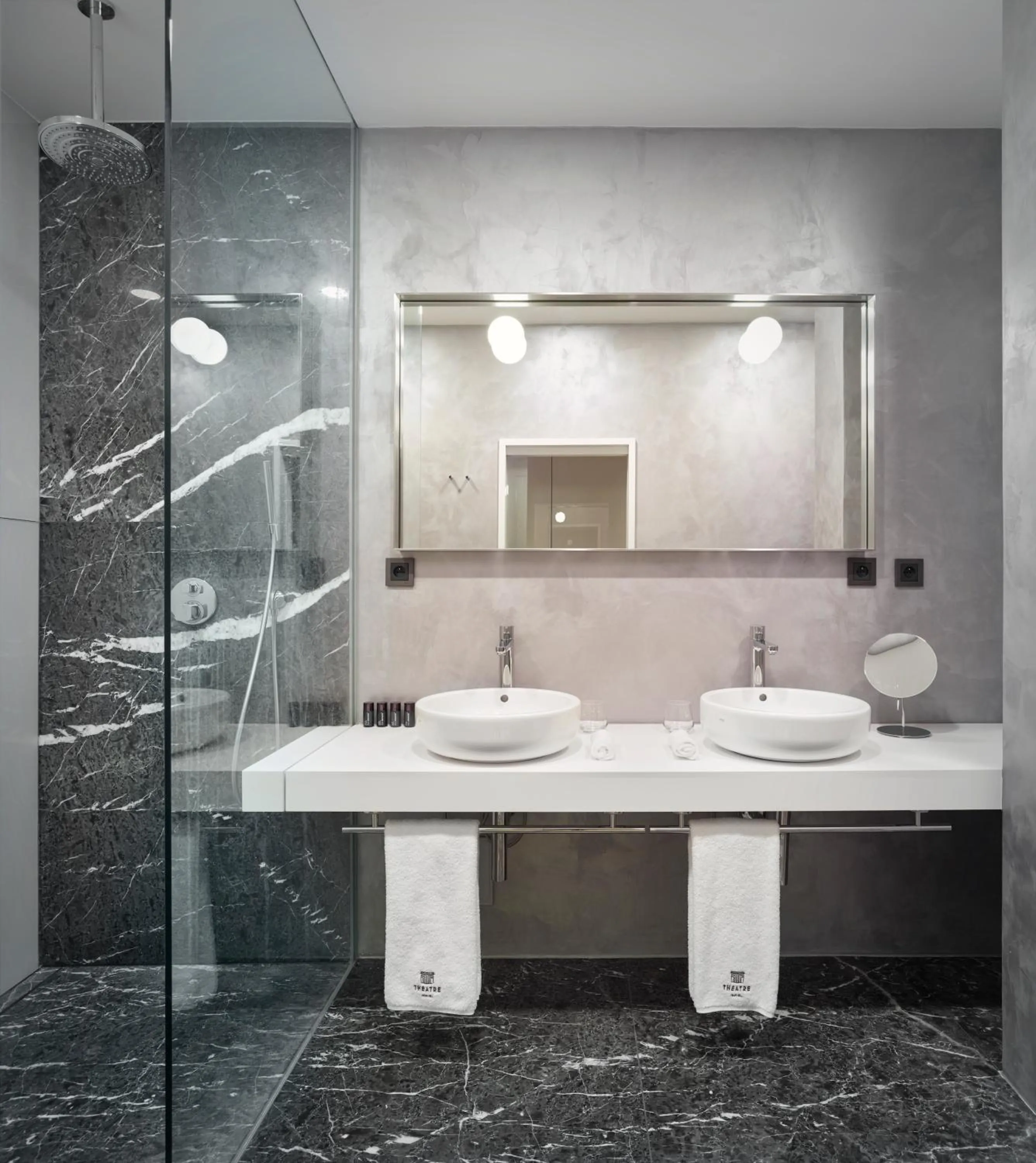 Shower in Theatre Hotel