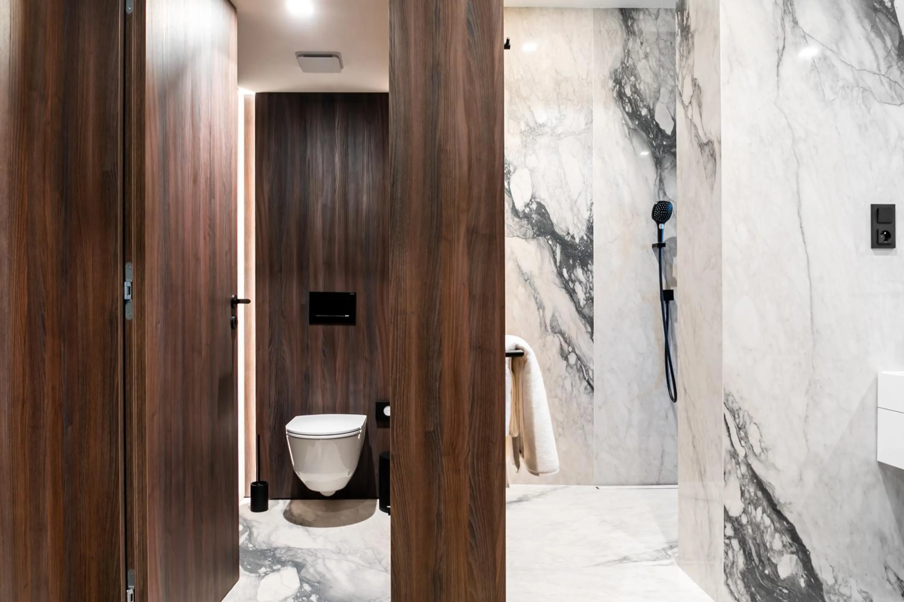 Toilet in Theatre Hotel