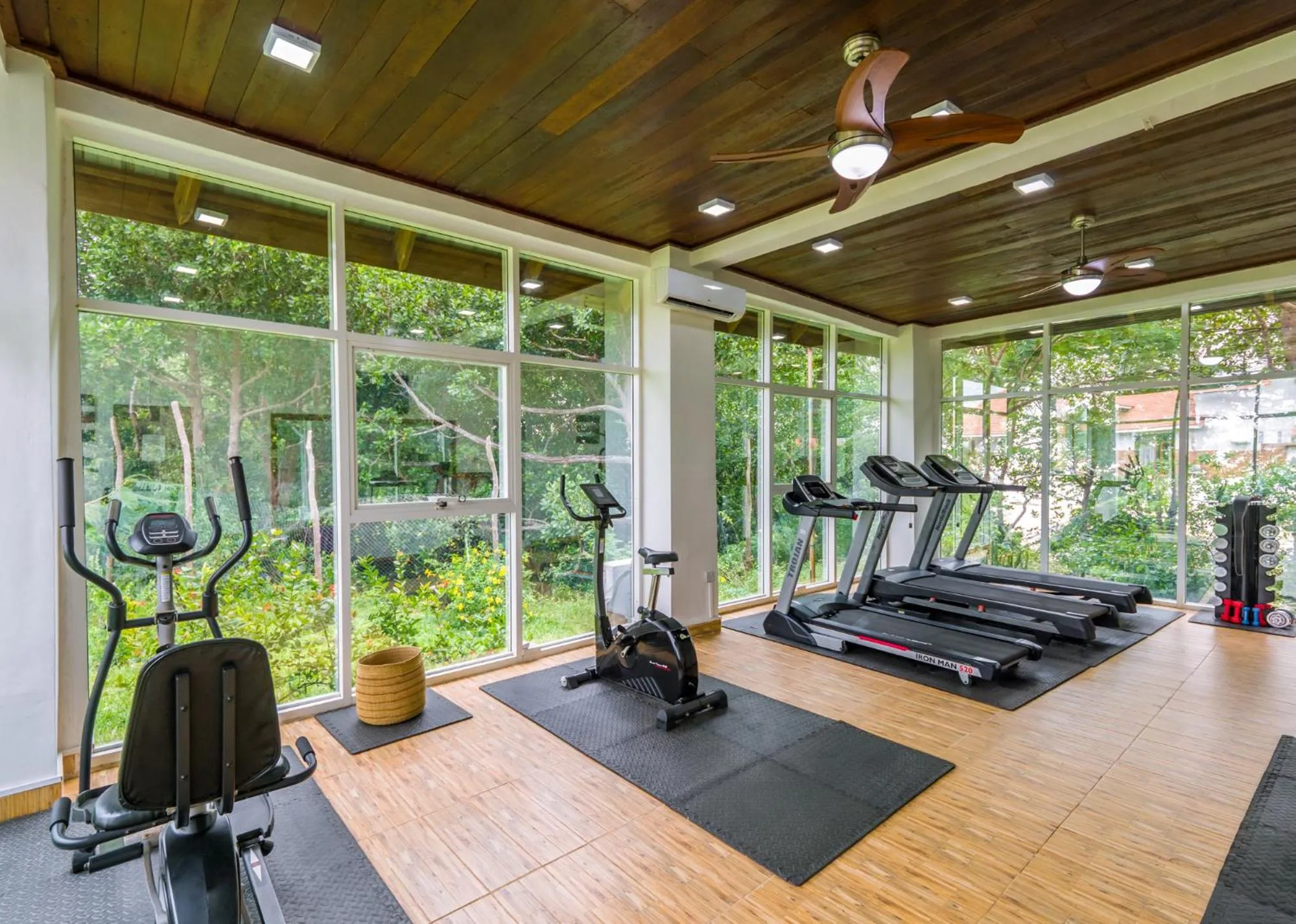 Fitness centre/facilities in Azao Resort & Spa