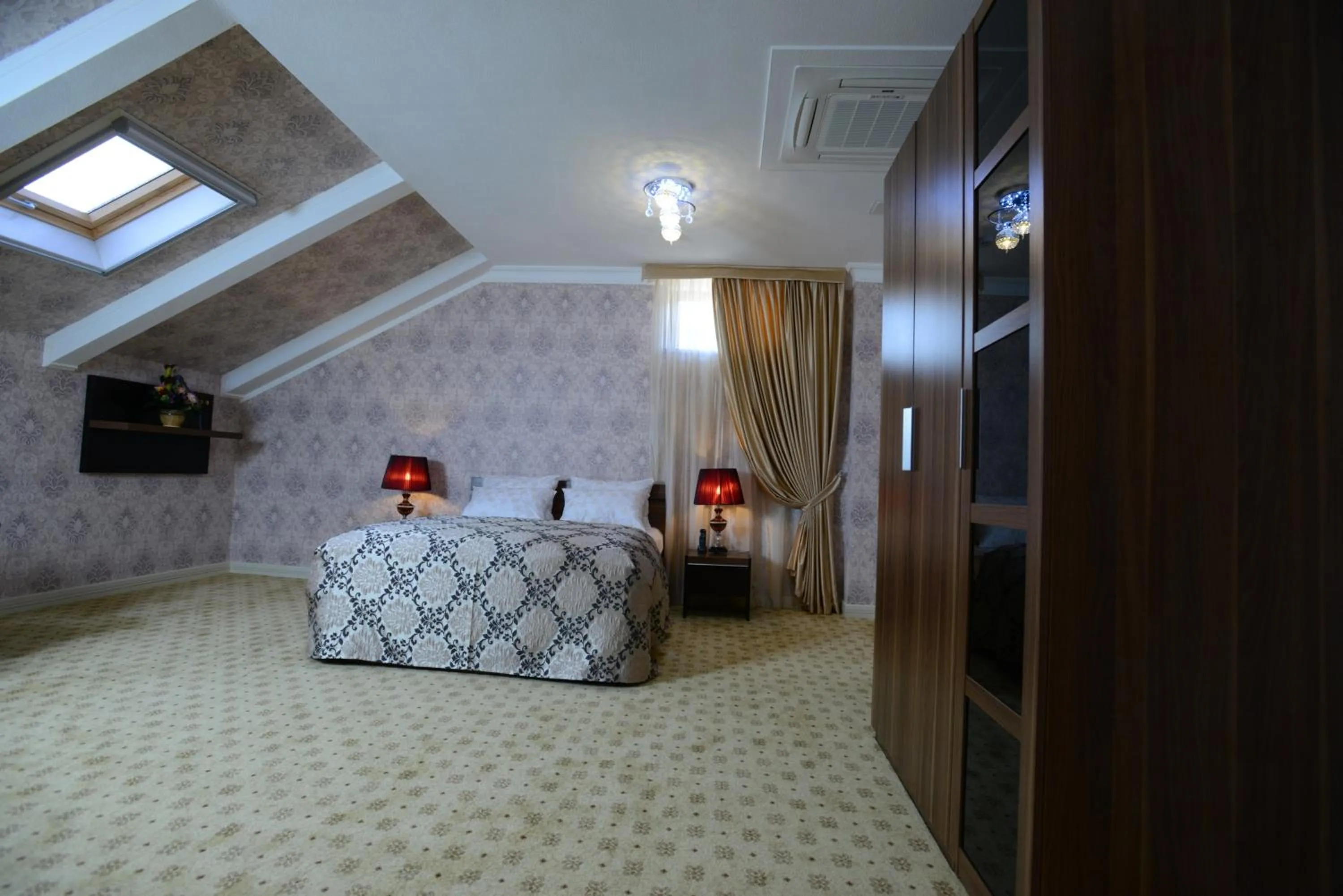 Day, Bed in City Line Boutique Hotel