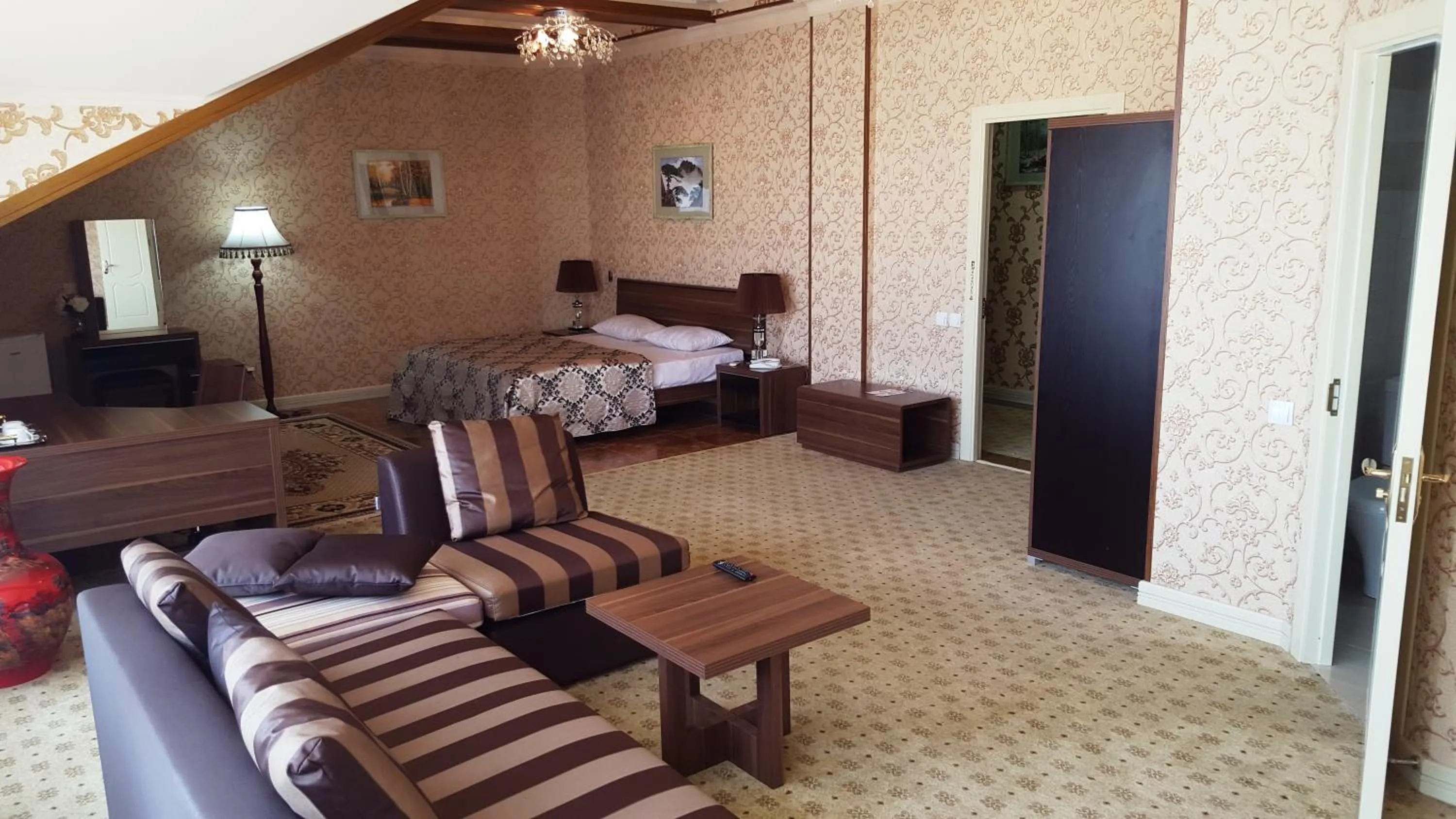 Photo of the whole room, Bed in City Line Boutique Hotel