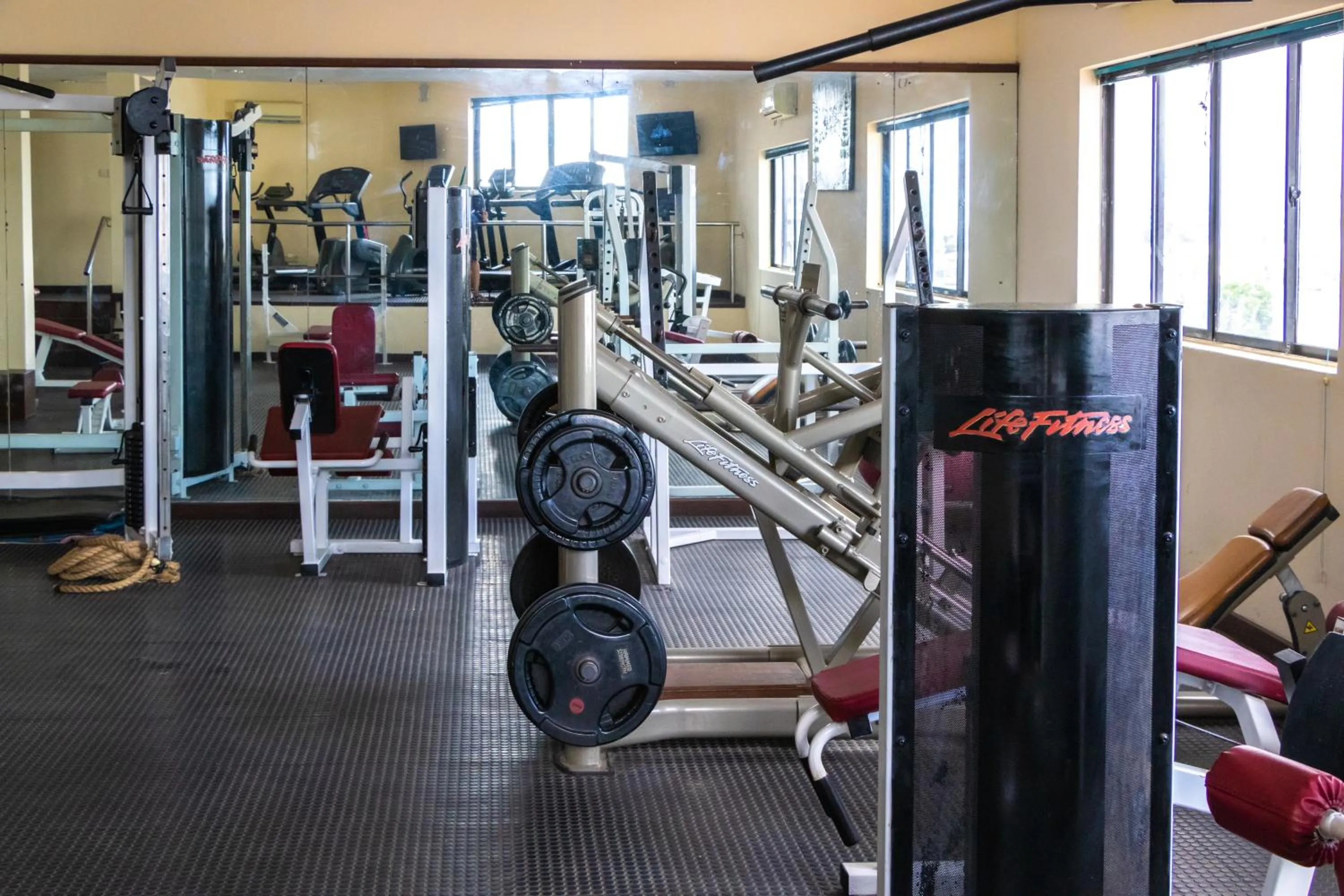 Fitness centre/facilities in Royal Court Hotel