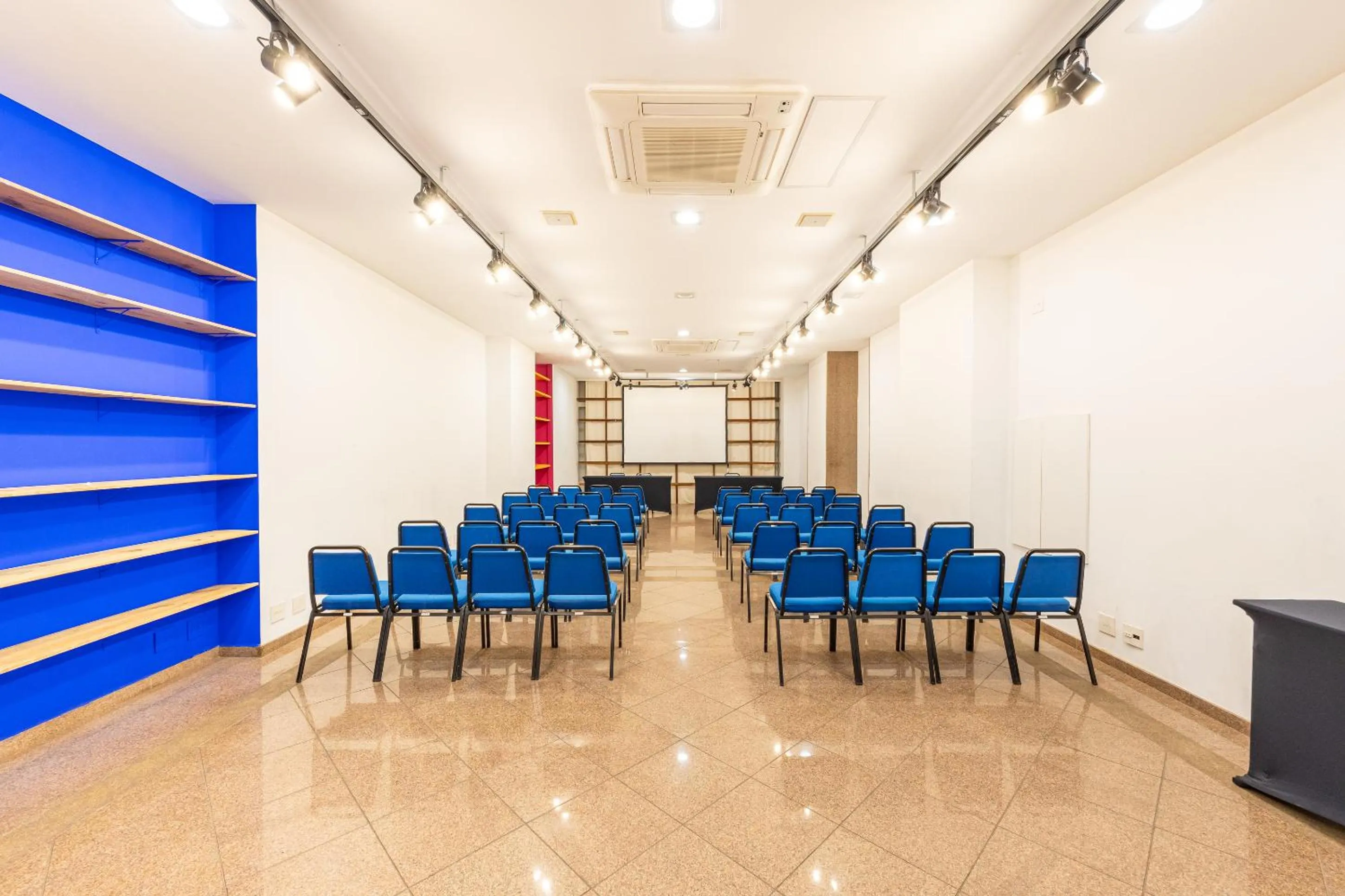 Meeting/conference room in B&B HOTEL Rio Copacabana Forte