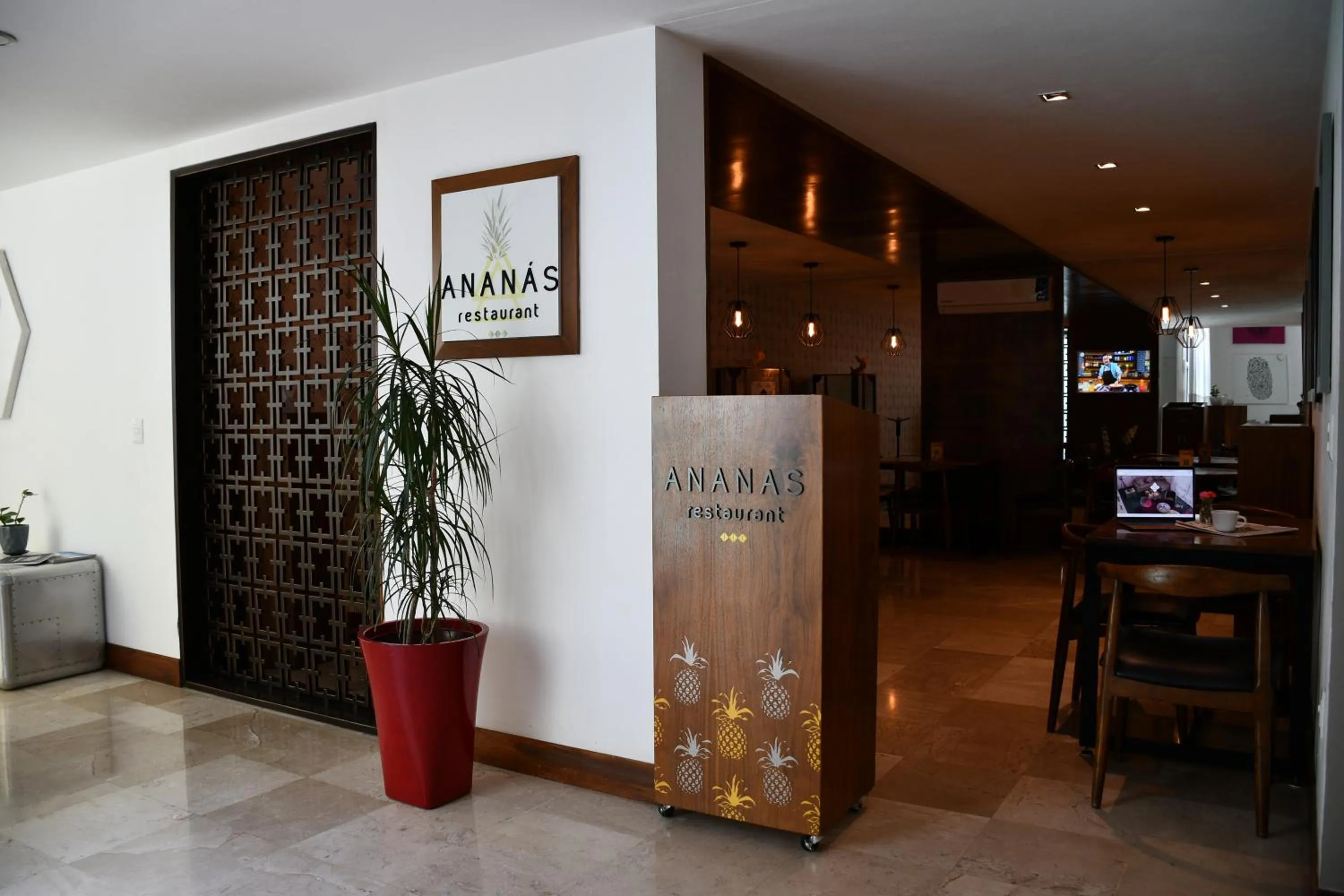 FCH Hotel Expo Adults only