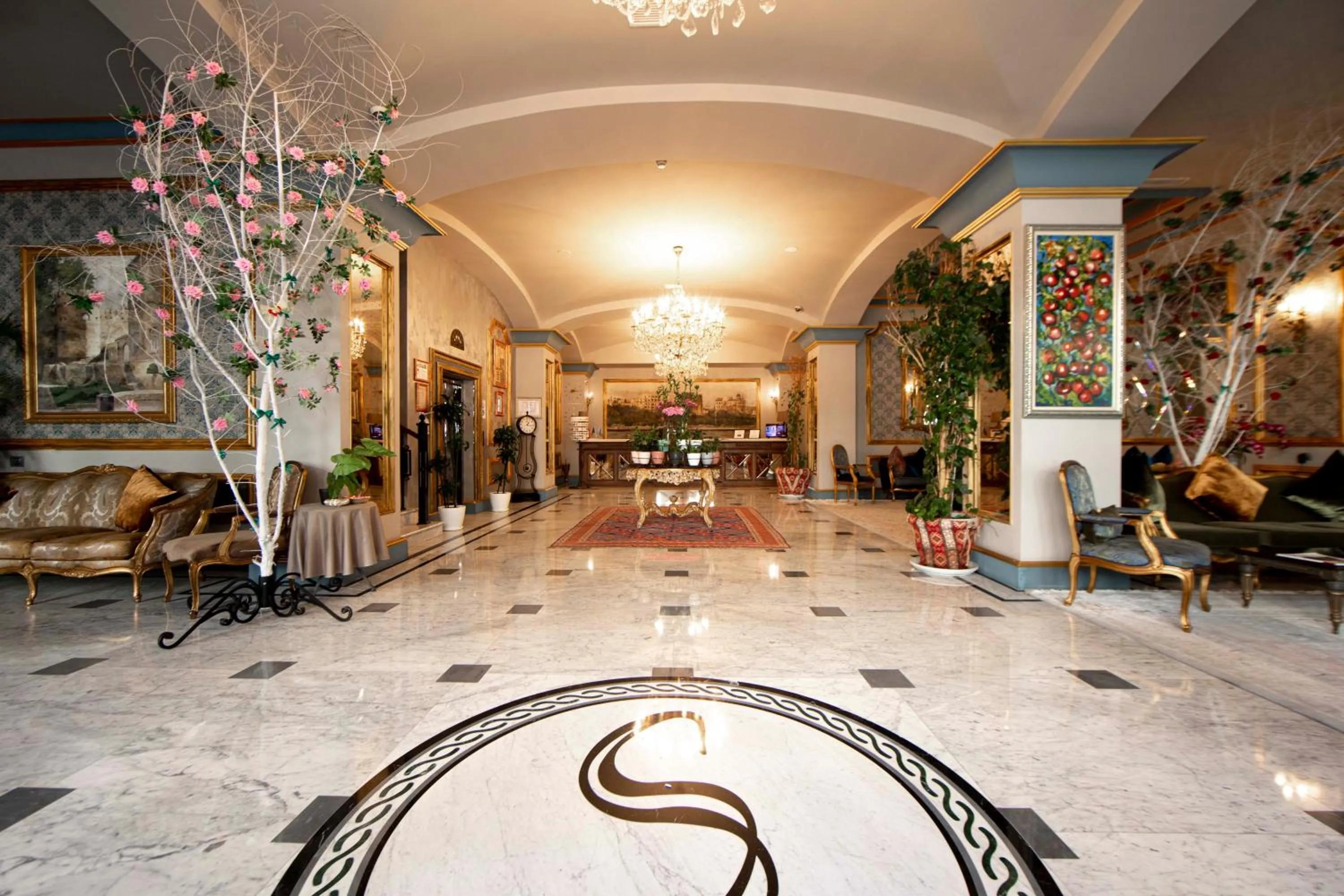 Lobby or reception in Sapphire City Hotel