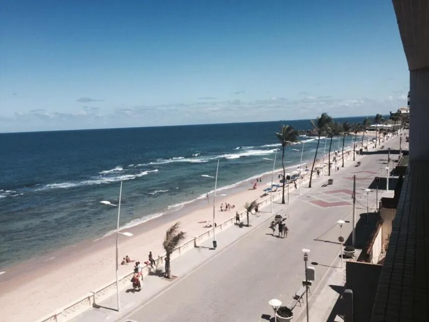 Day in Flat Vista Mar Frente ou Lateral na Barra em Salvador