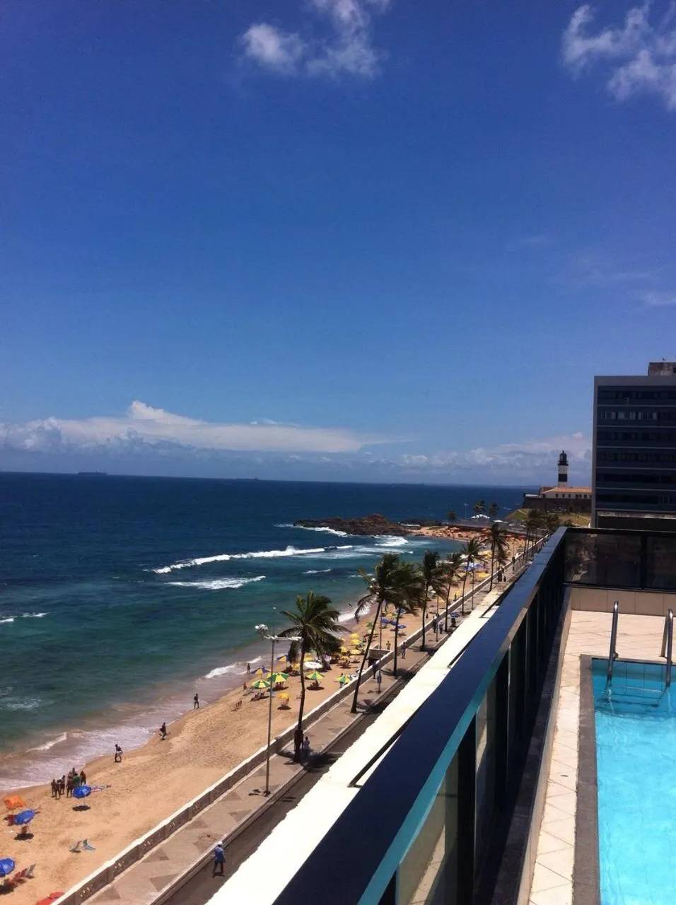 Day in Flat Vista Mar Frente ou Lateral na Barra em Salvador