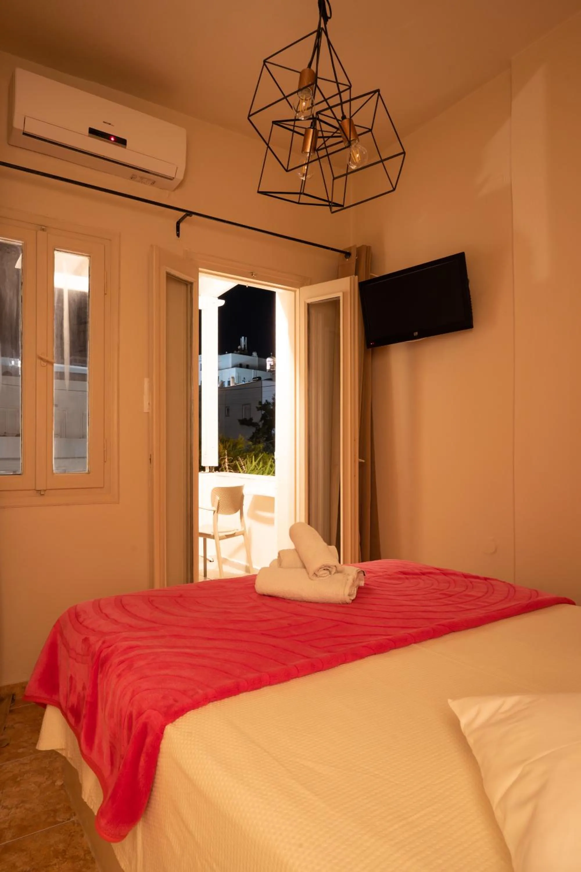 Photo of the whole room, Bed in Villa Toula