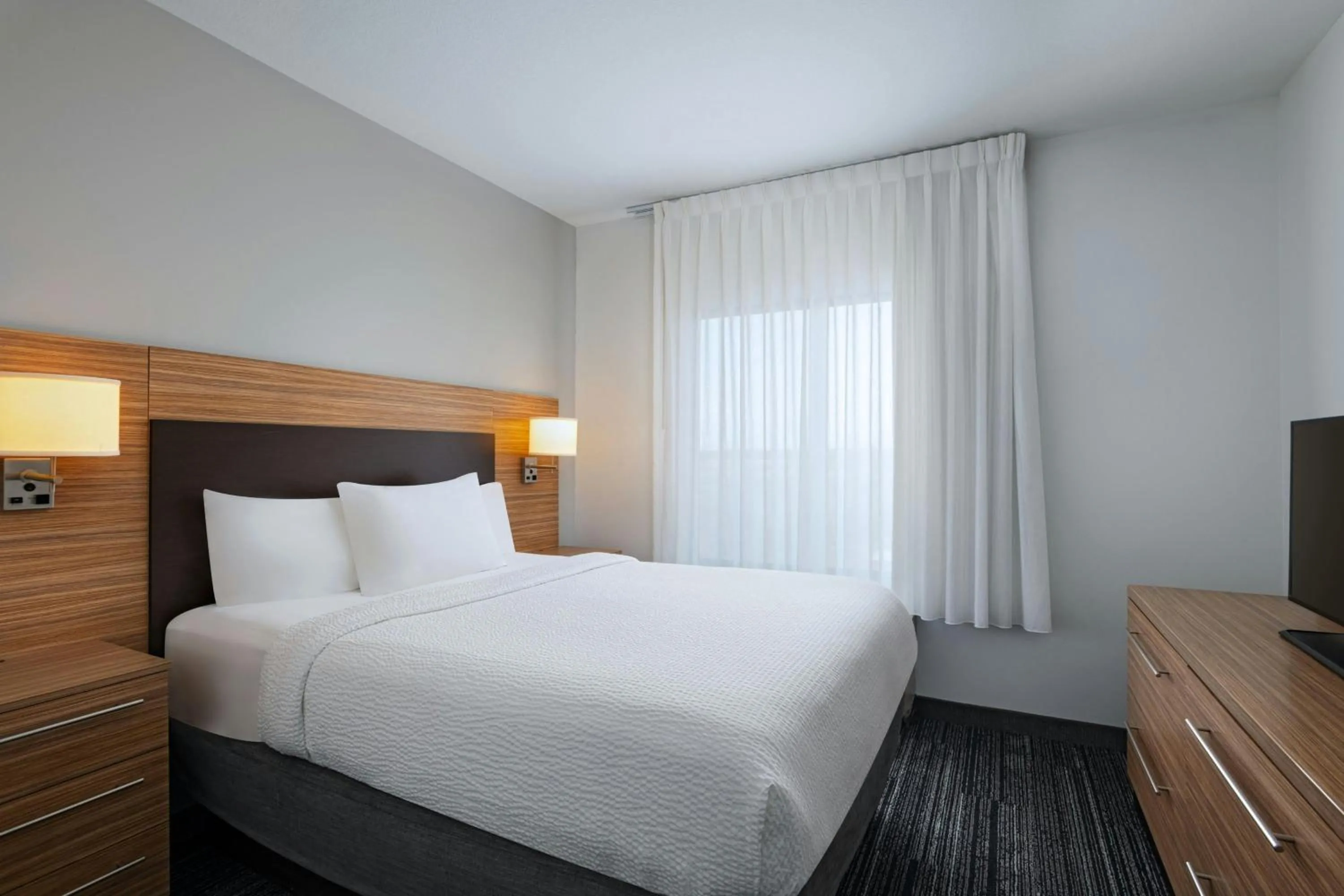 Bedroom, Bed in TownePlace Suites by Marriott Ames