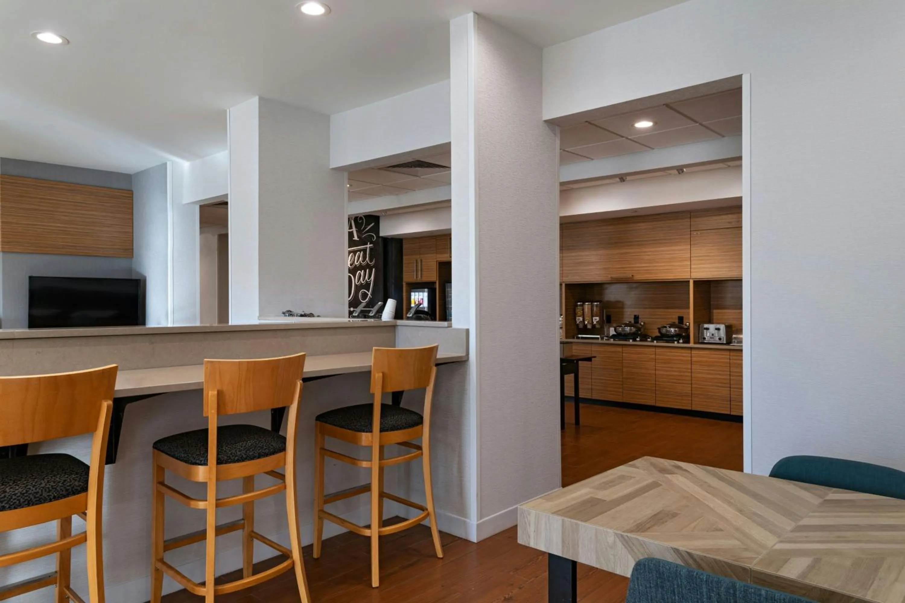 Breakfast in TownePlace Suites by Marriott Ames