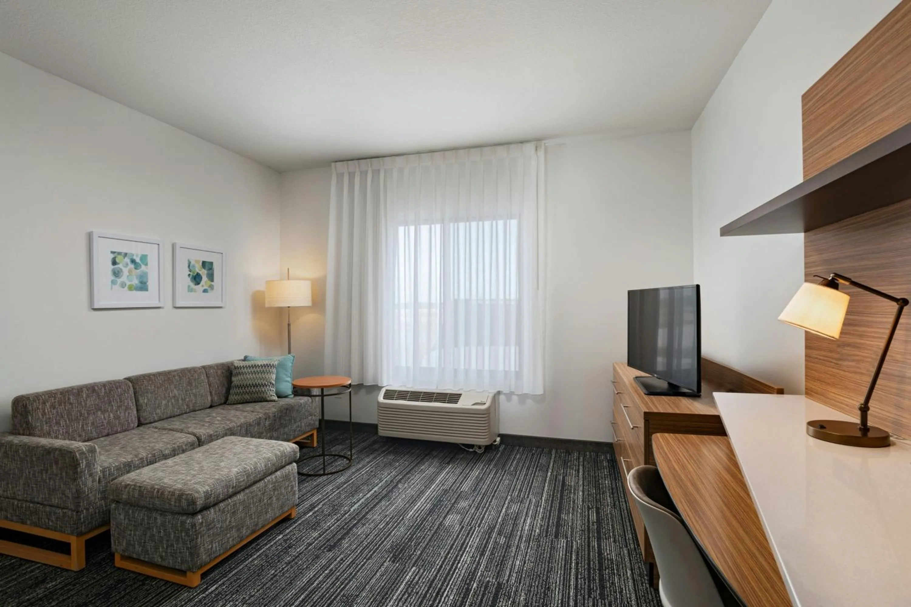 Living room in TownePlace Suites by Marriott Ames