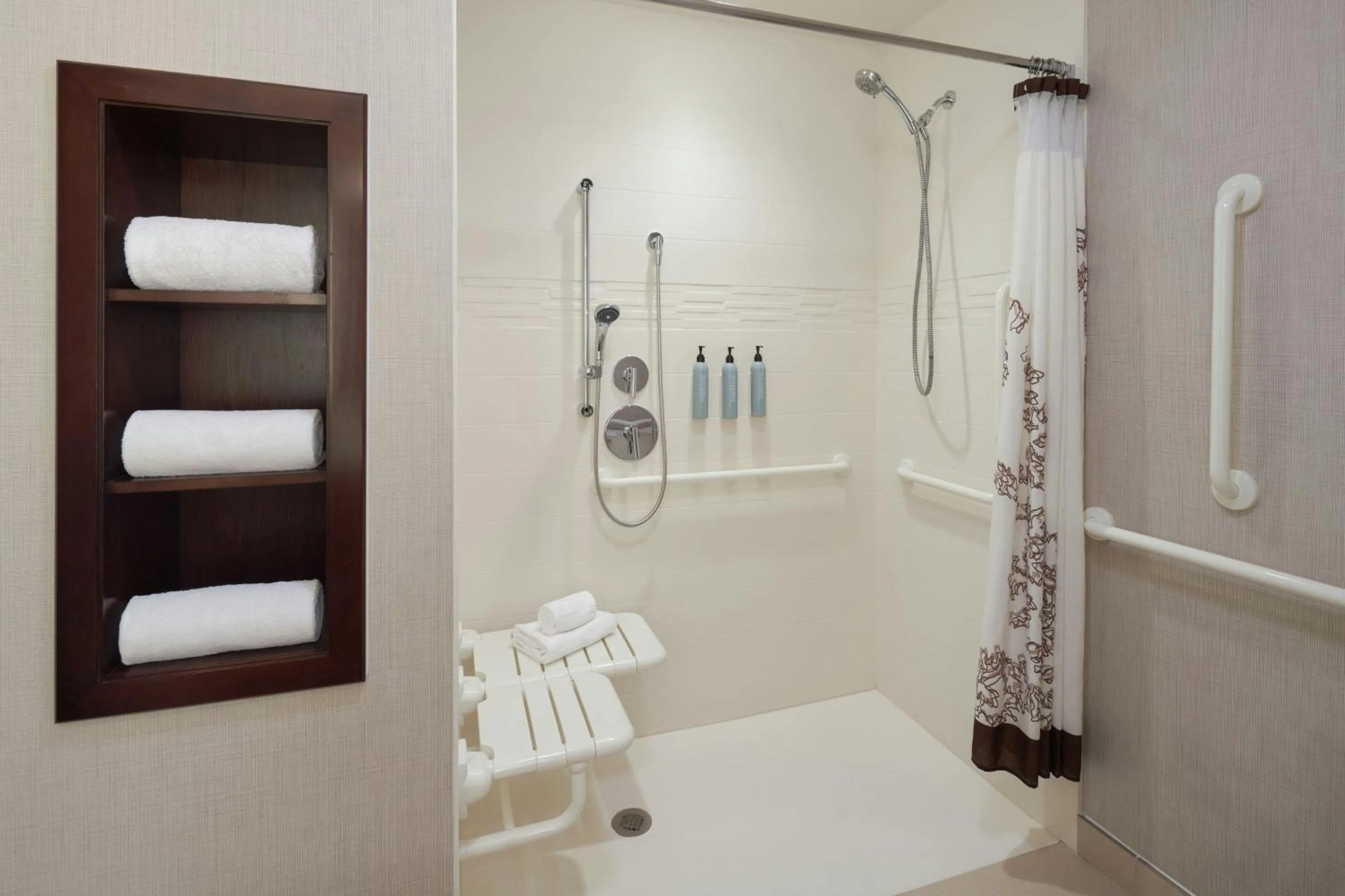 Bathroom in Residence Inn by Marriott San Diego Downtown/Bayfront