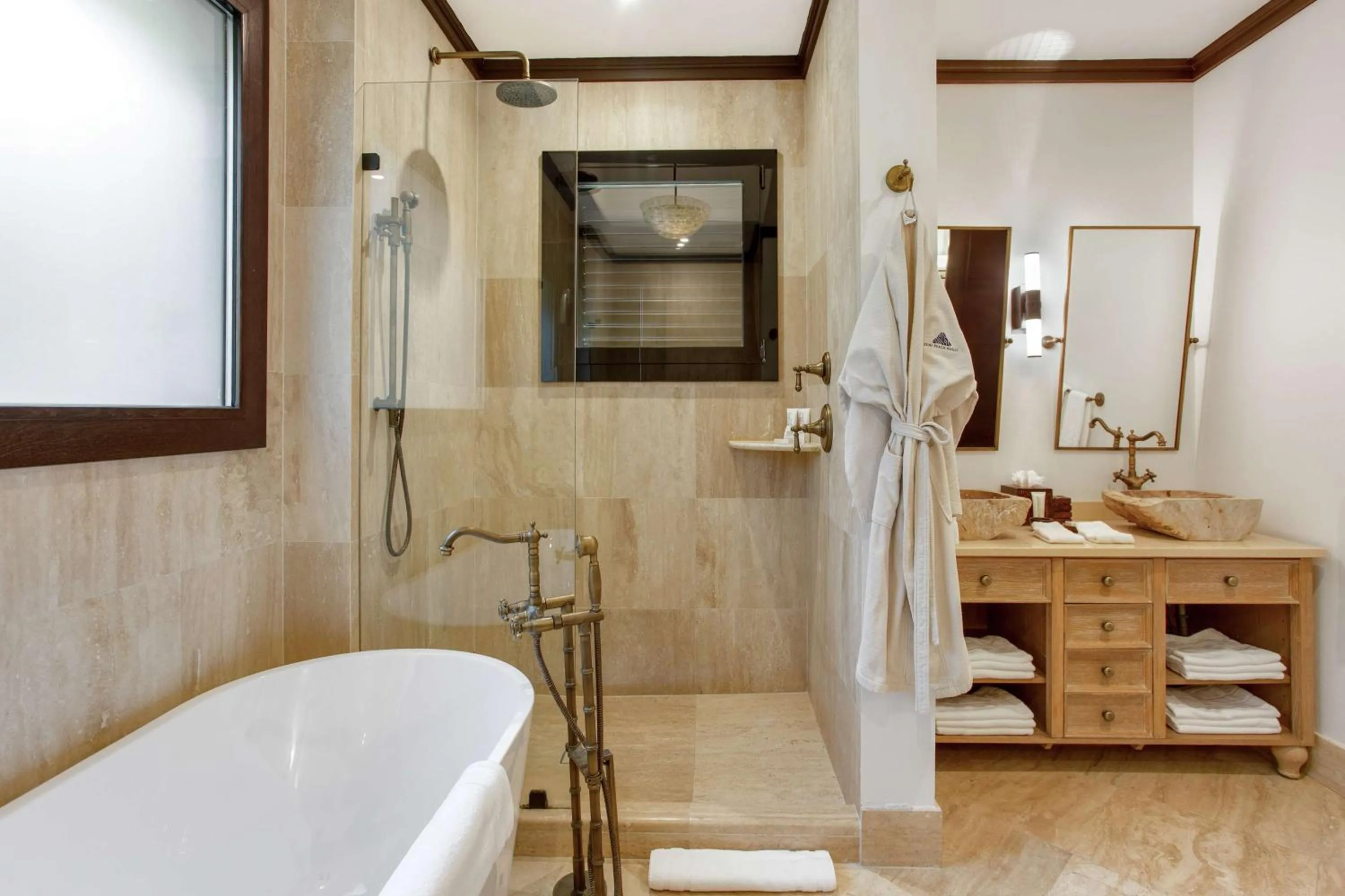 Bathroom in Zemi Beach House, LXR Hotels & Resorts
