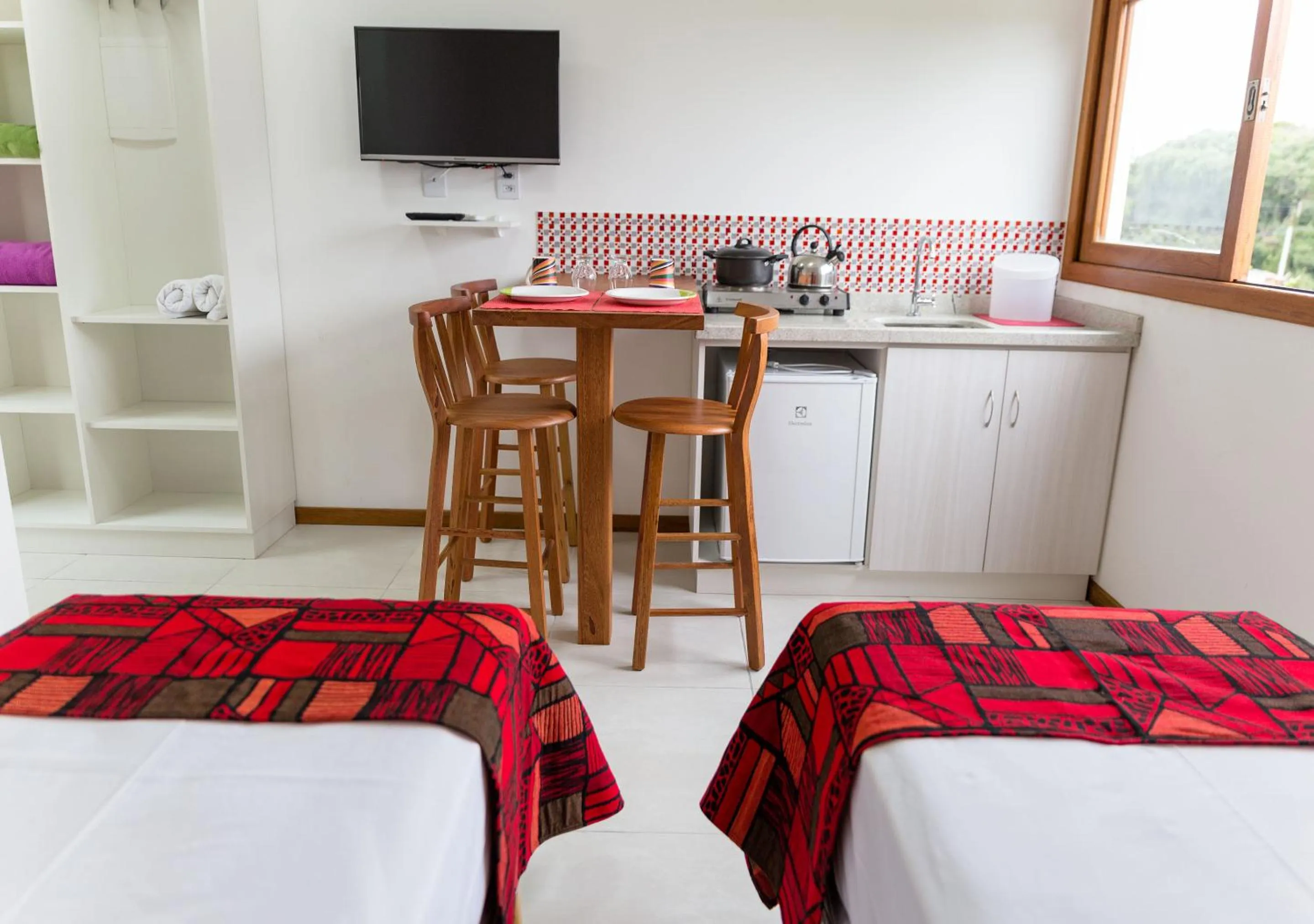 kitchen, Bed in Pousada Maiken