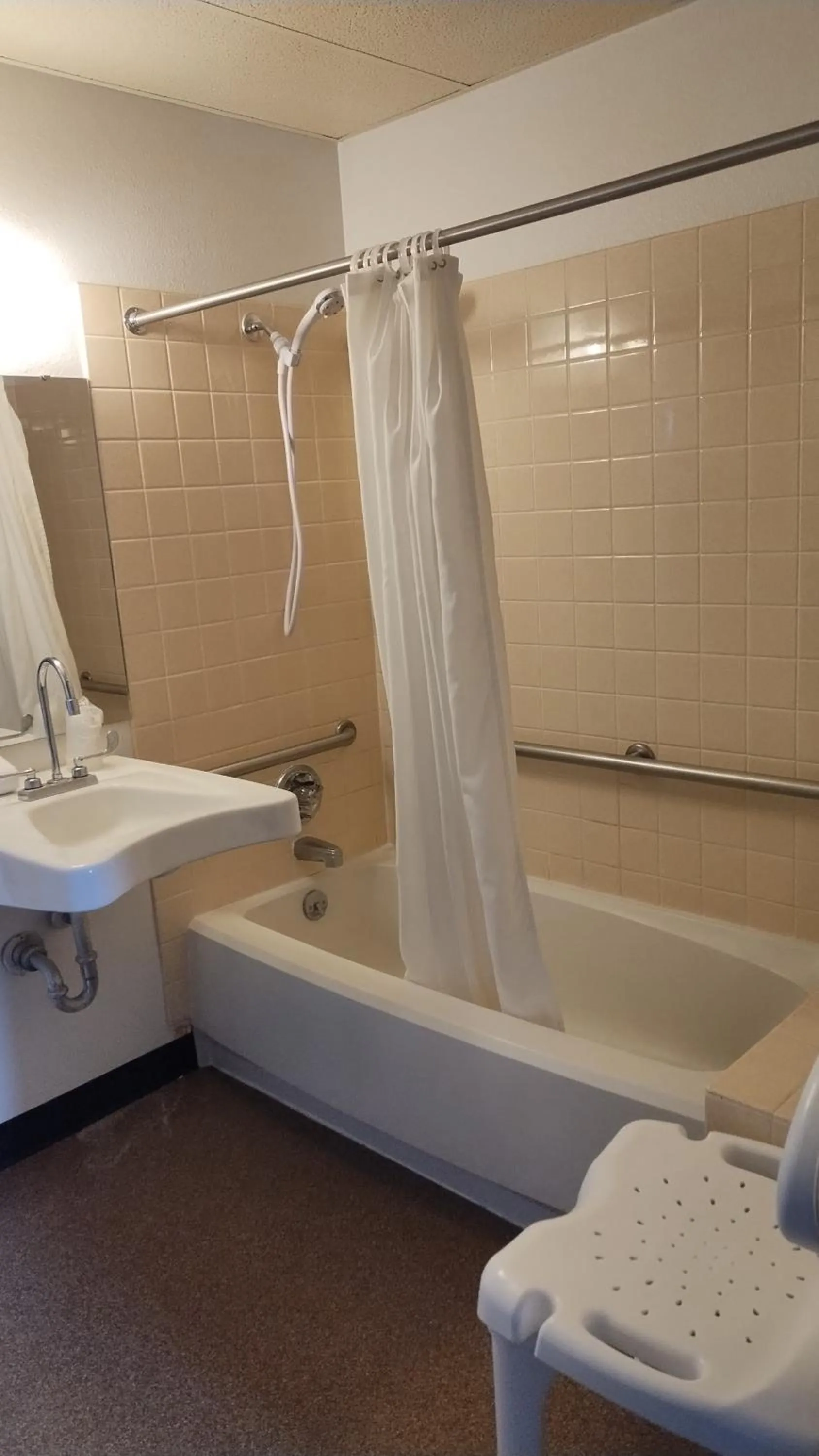 Bathroom in Northgate Inn Motel