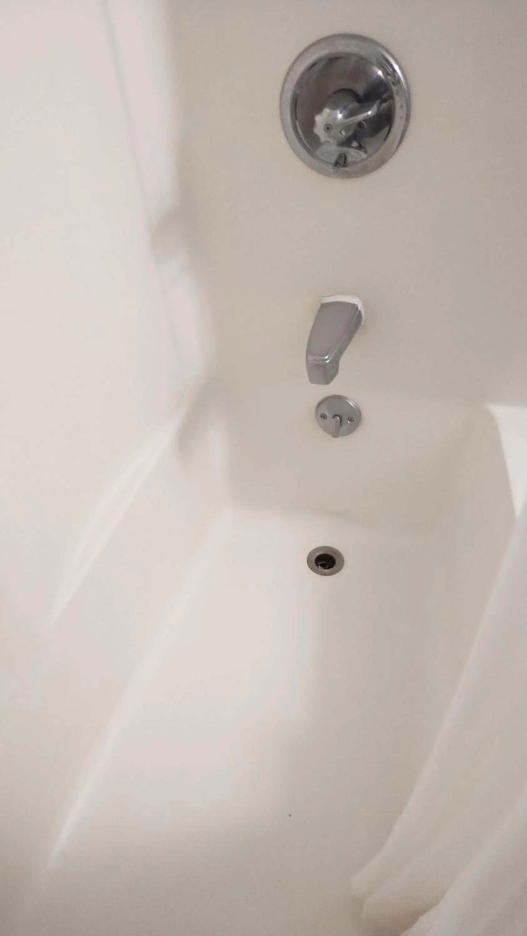 Bath in Northgate Inn Motel