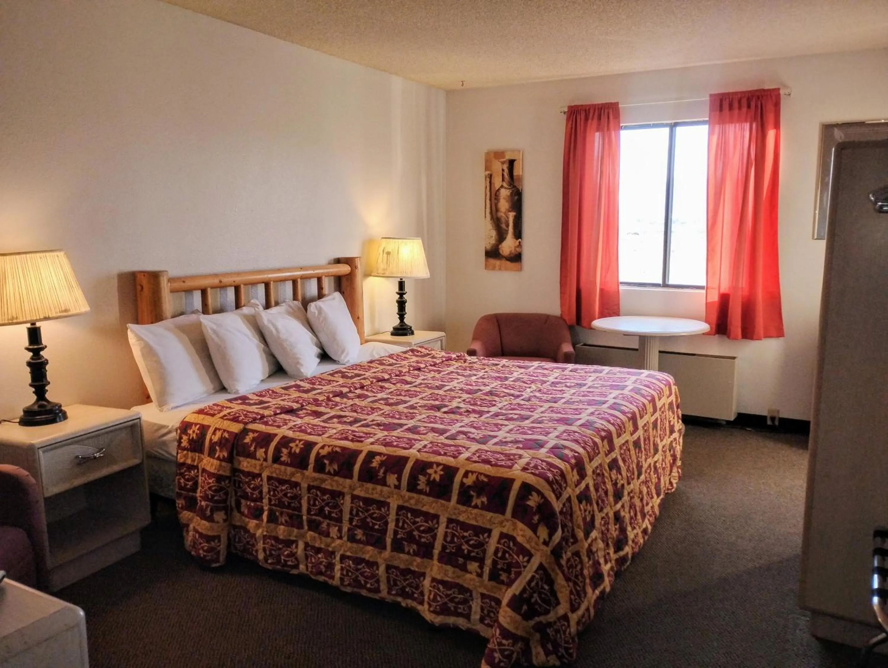 Bed in Northgate Inn Motel