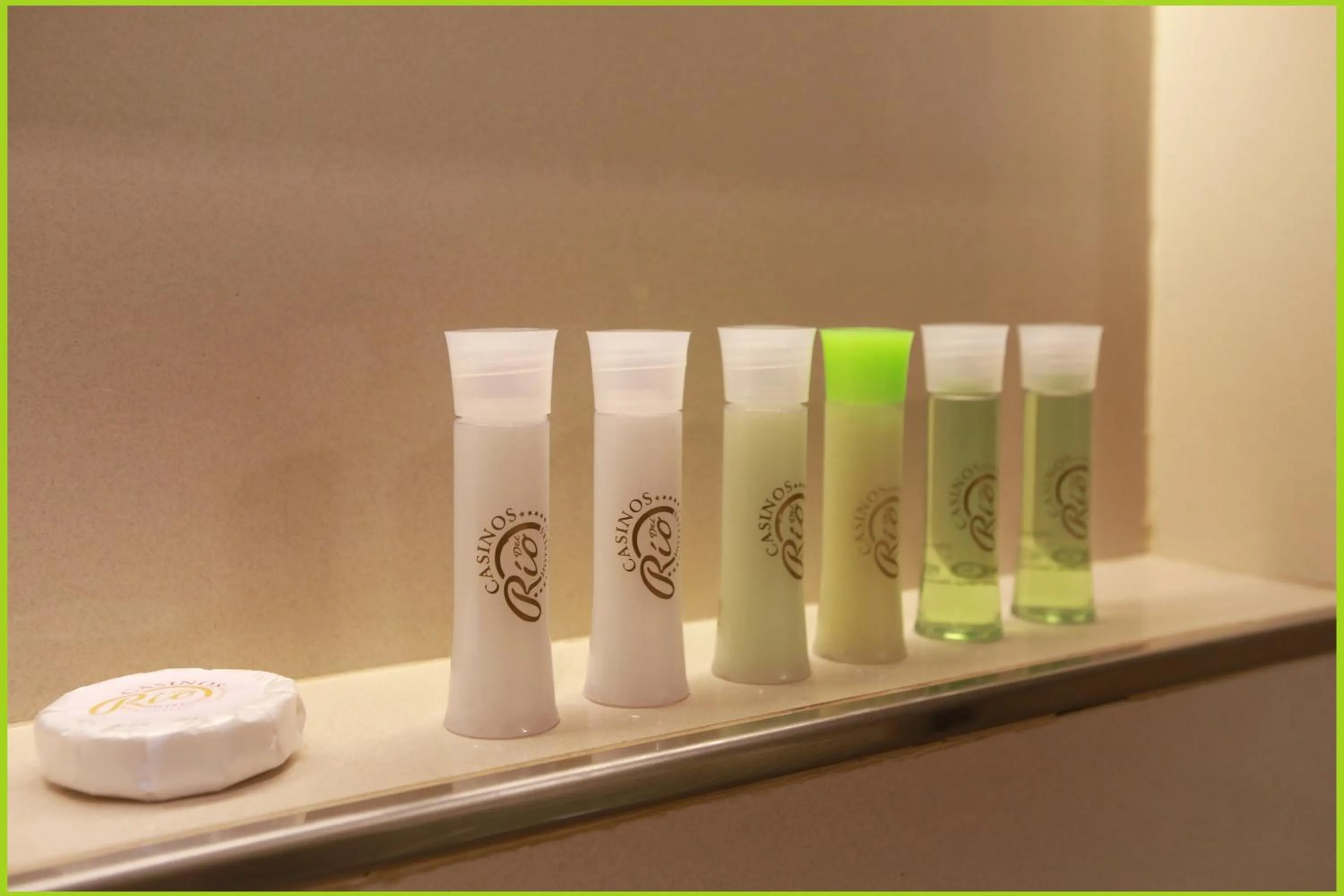 Bathroom in Hotel y Casino Del Río - Cipolletti