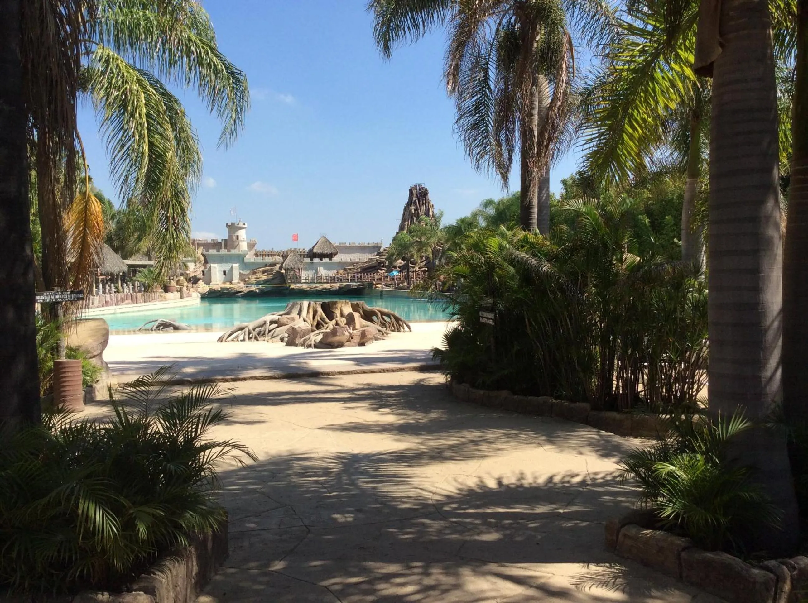 Swimming pool in Hotel Y Parque Acuático La Caldera