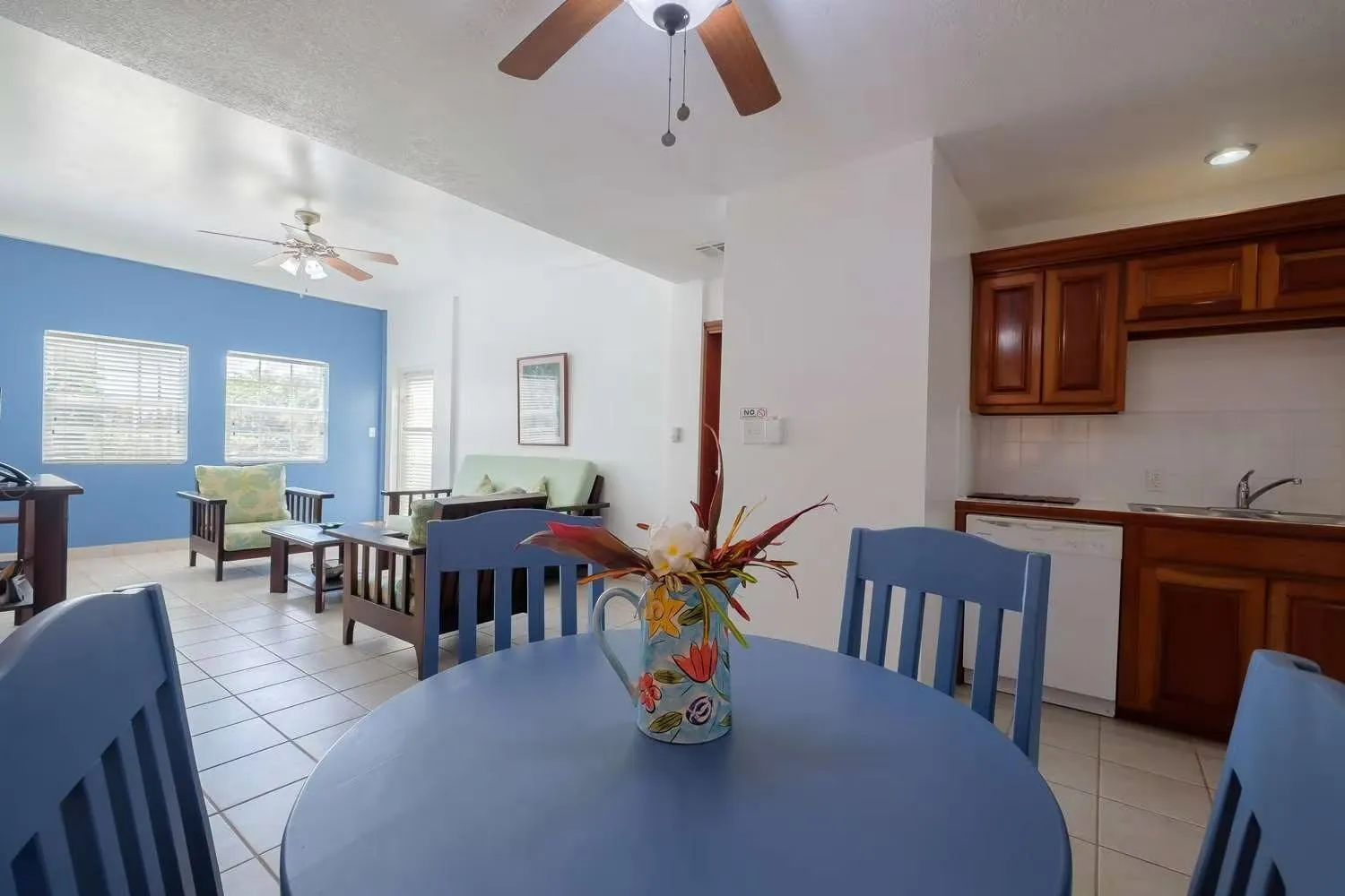 Dining area in Best Western Grand Baymen Gardens
