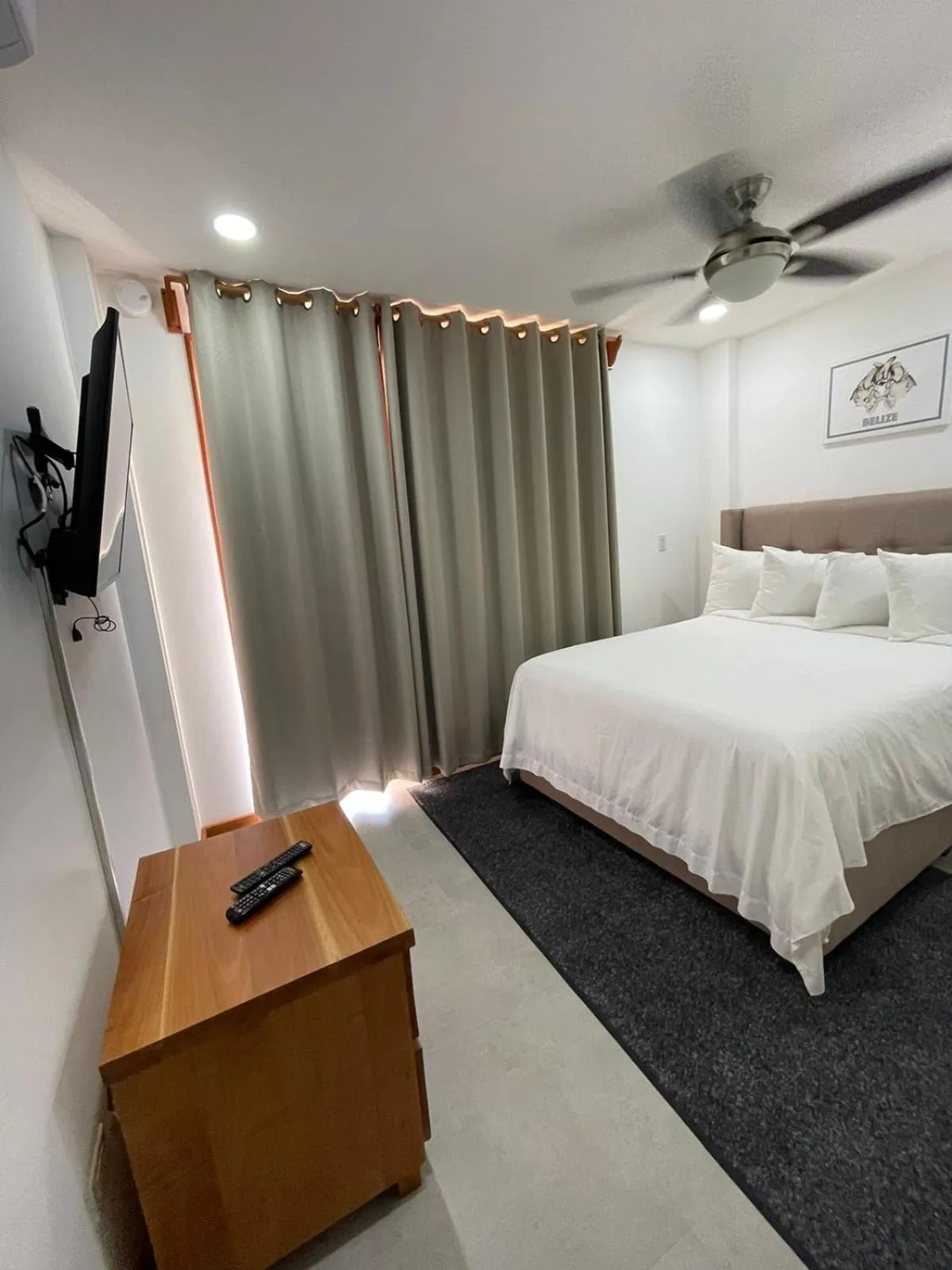 Photo of the whole room, Bed in Best Western Grand Baymen Gardens