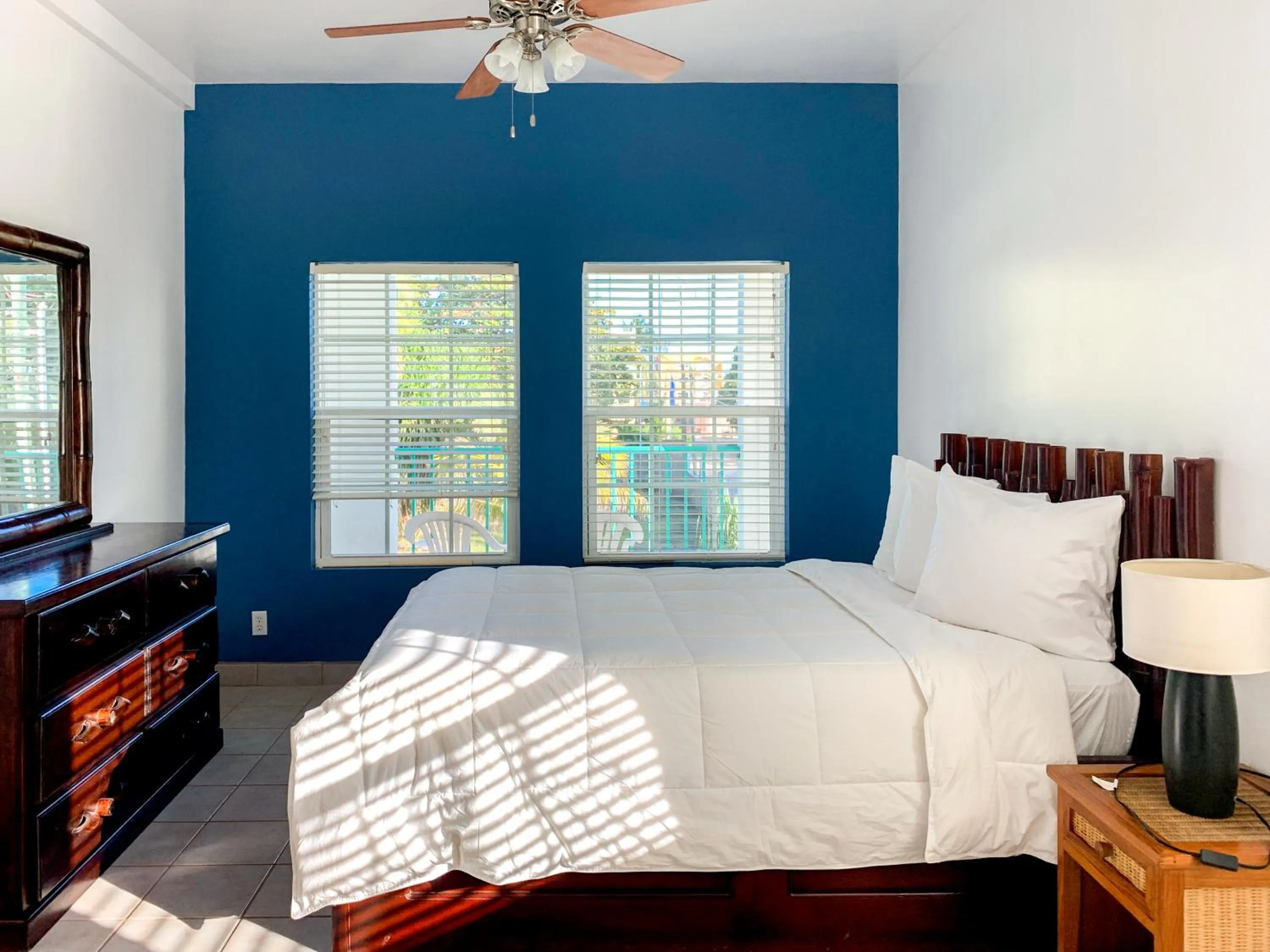 Bedroom, Bed in Best Western Grand Baymen Gardens