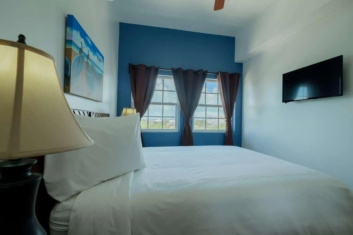 Bed in Best Western Grand Baymen Gardens