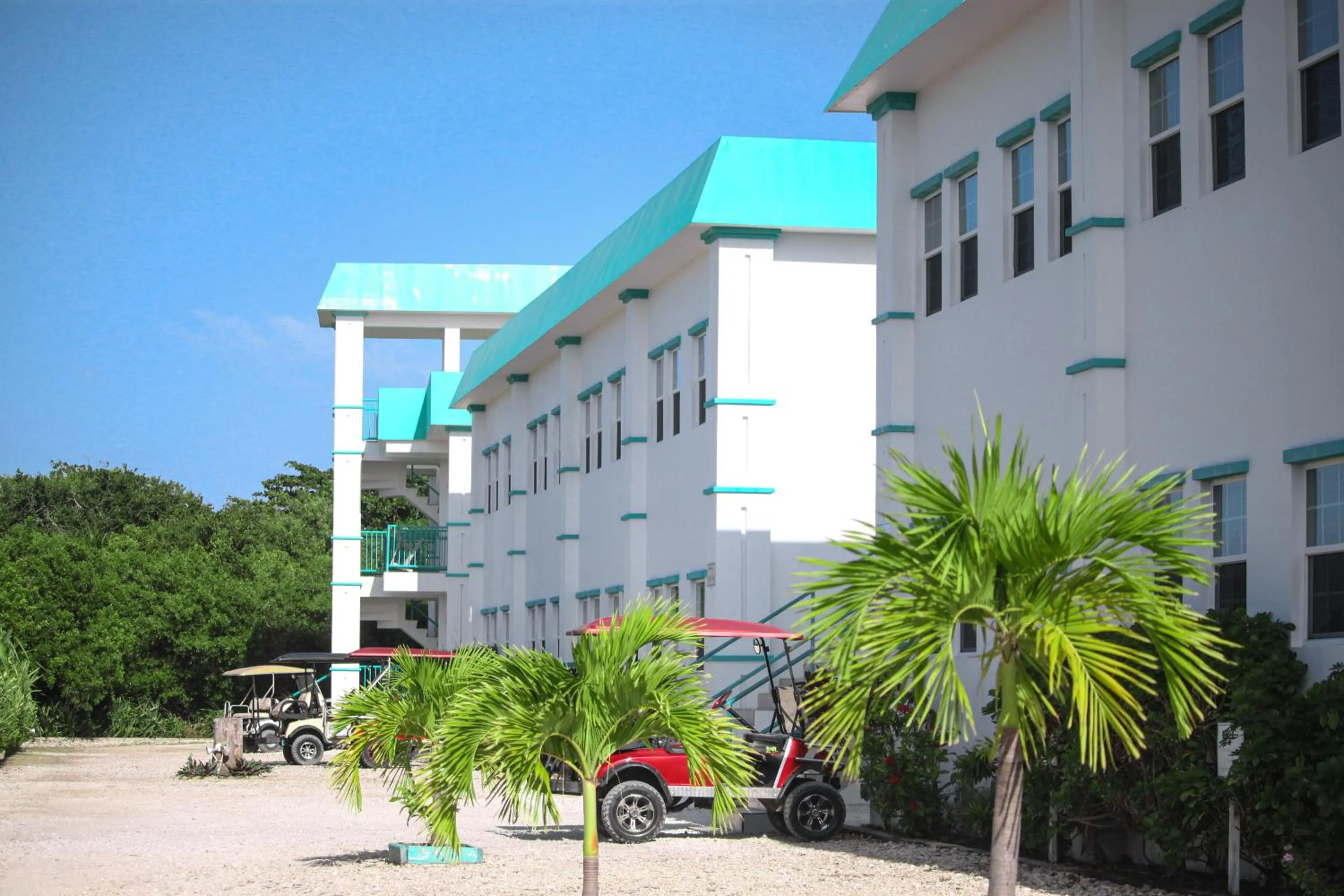 Property building in Best Western Grand Baymen Gardens