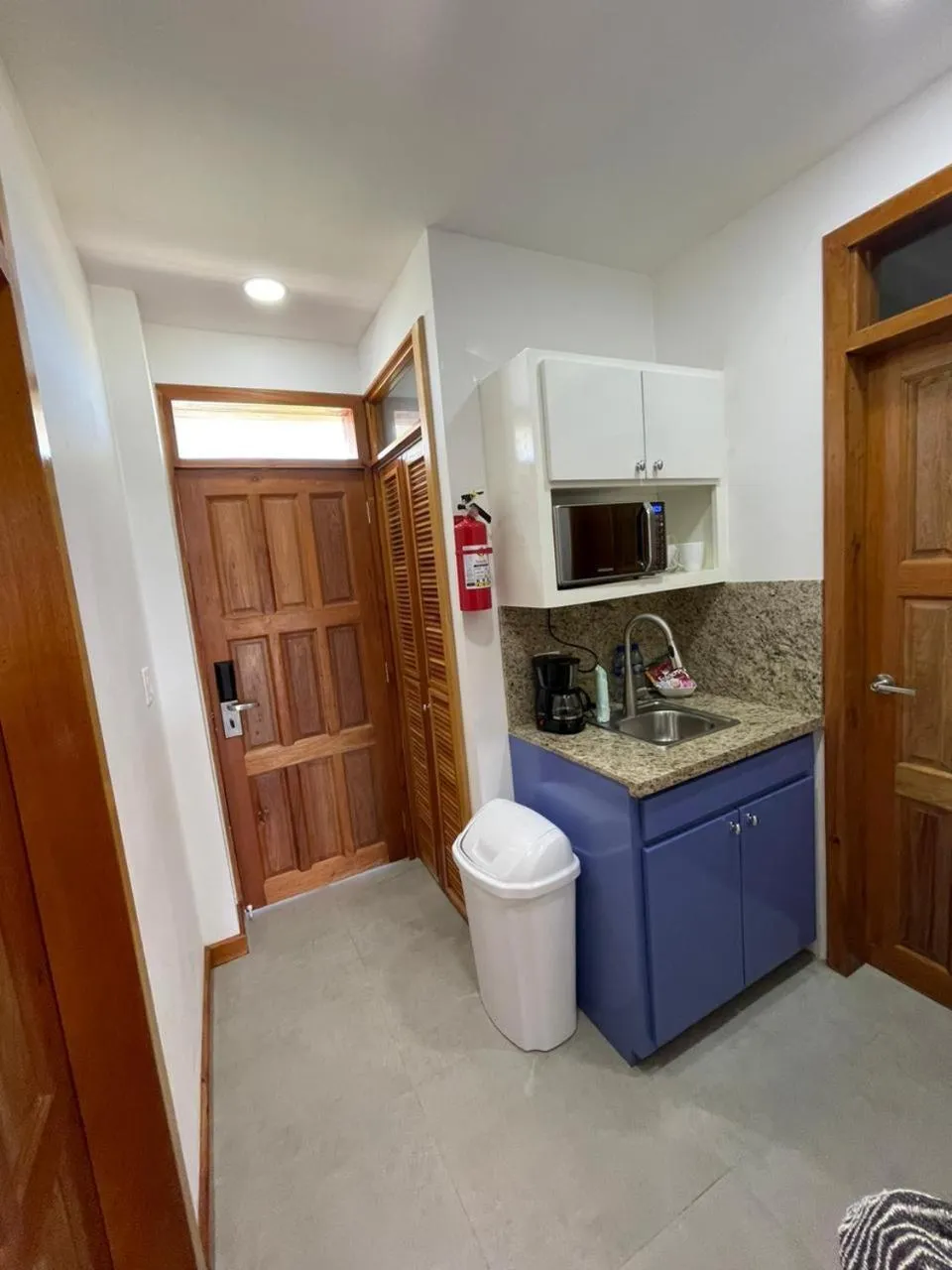 Kitchen or kitchenette in Best Western Grand Baymen Gardens