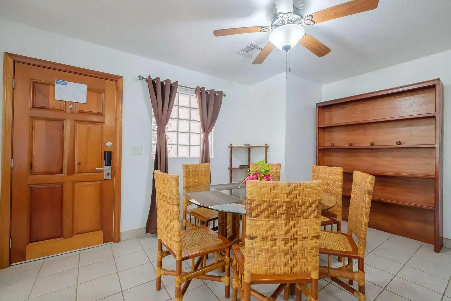 Facade/entrance in Best Western Grand Baymen Gardens