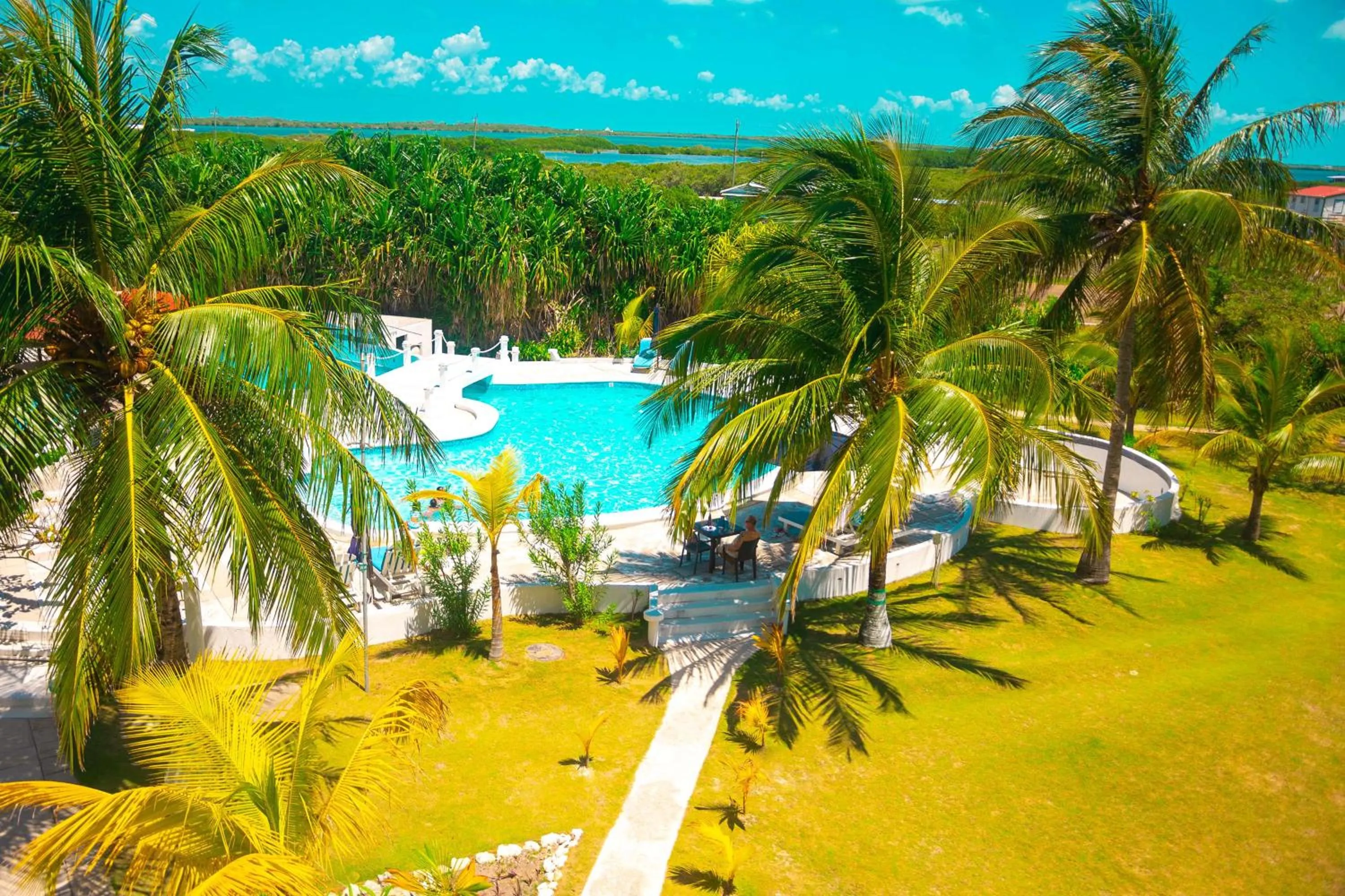 Pool view in Best Western Grand Baymen Gardens