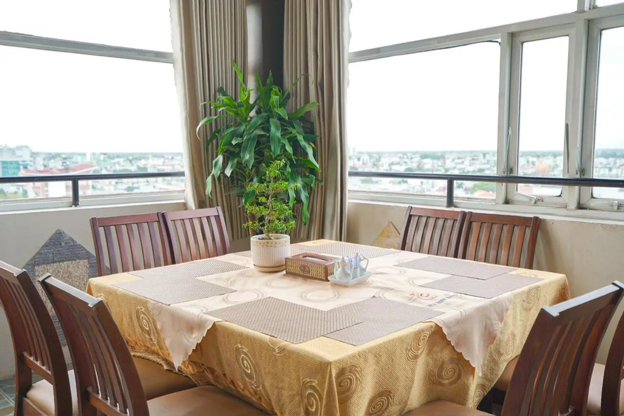 Restaurant/places to eat in Hoa Binh 1 Hotel